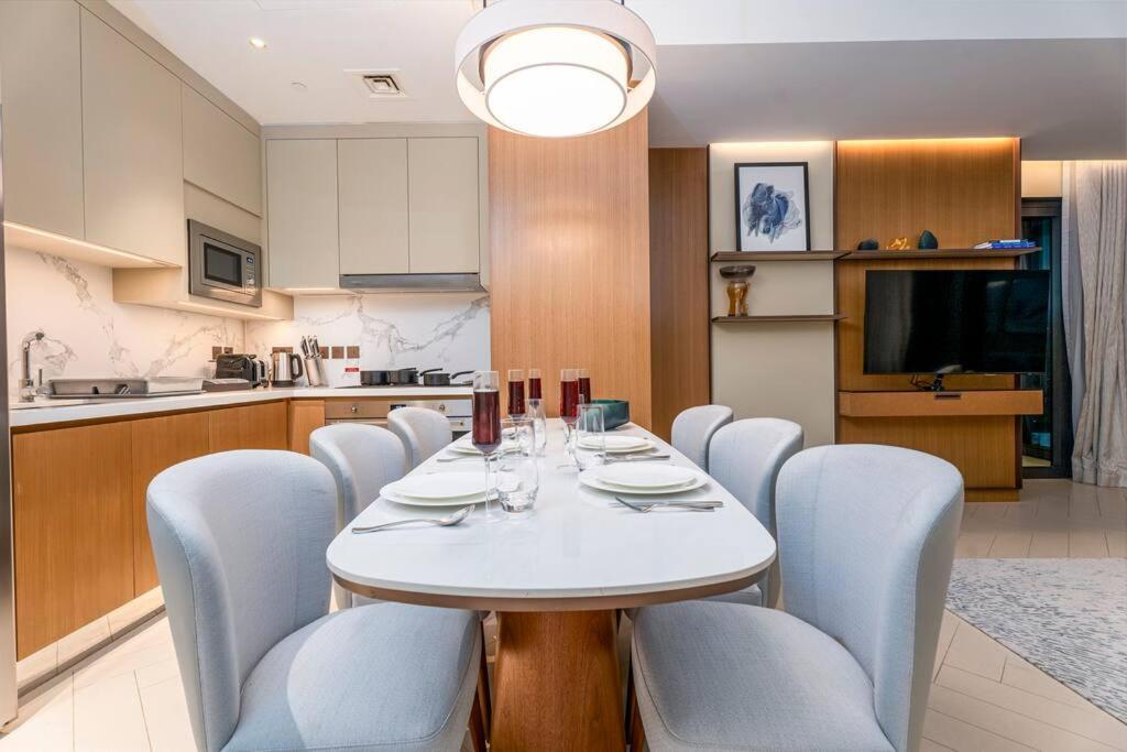 First Class 3br Incredible Bur Khalifa View Apartment *