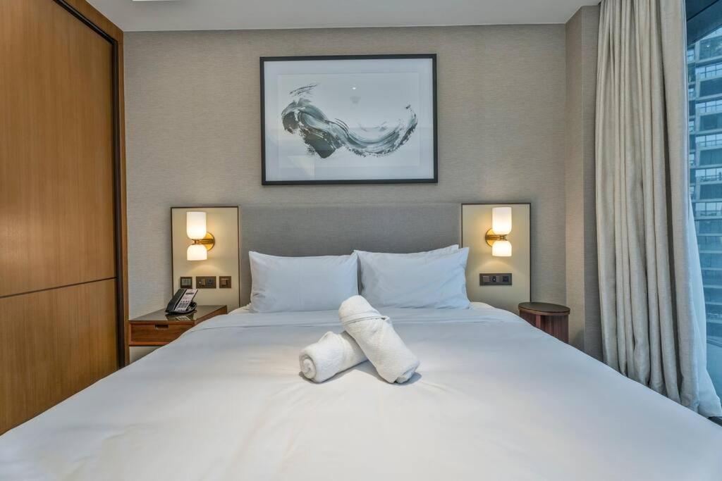 First Class 3br Incredible Bur Khalifa View Apartment Dubai