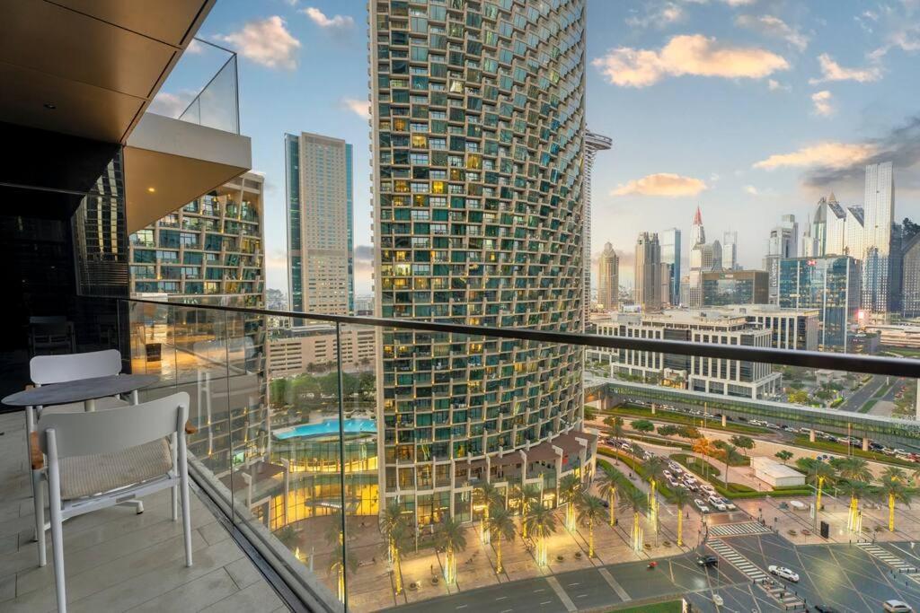 First Class 3br Incredible Bur Khalifa View Apartment *