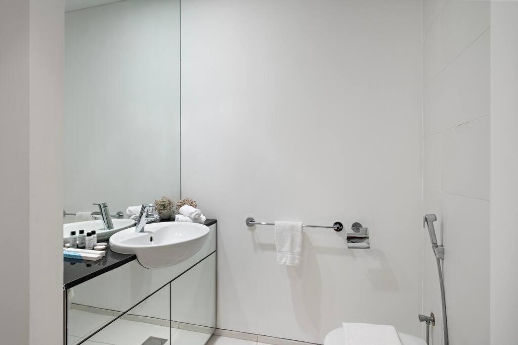 First Class 1br Stylish & Classy Difc Escape Apartment *