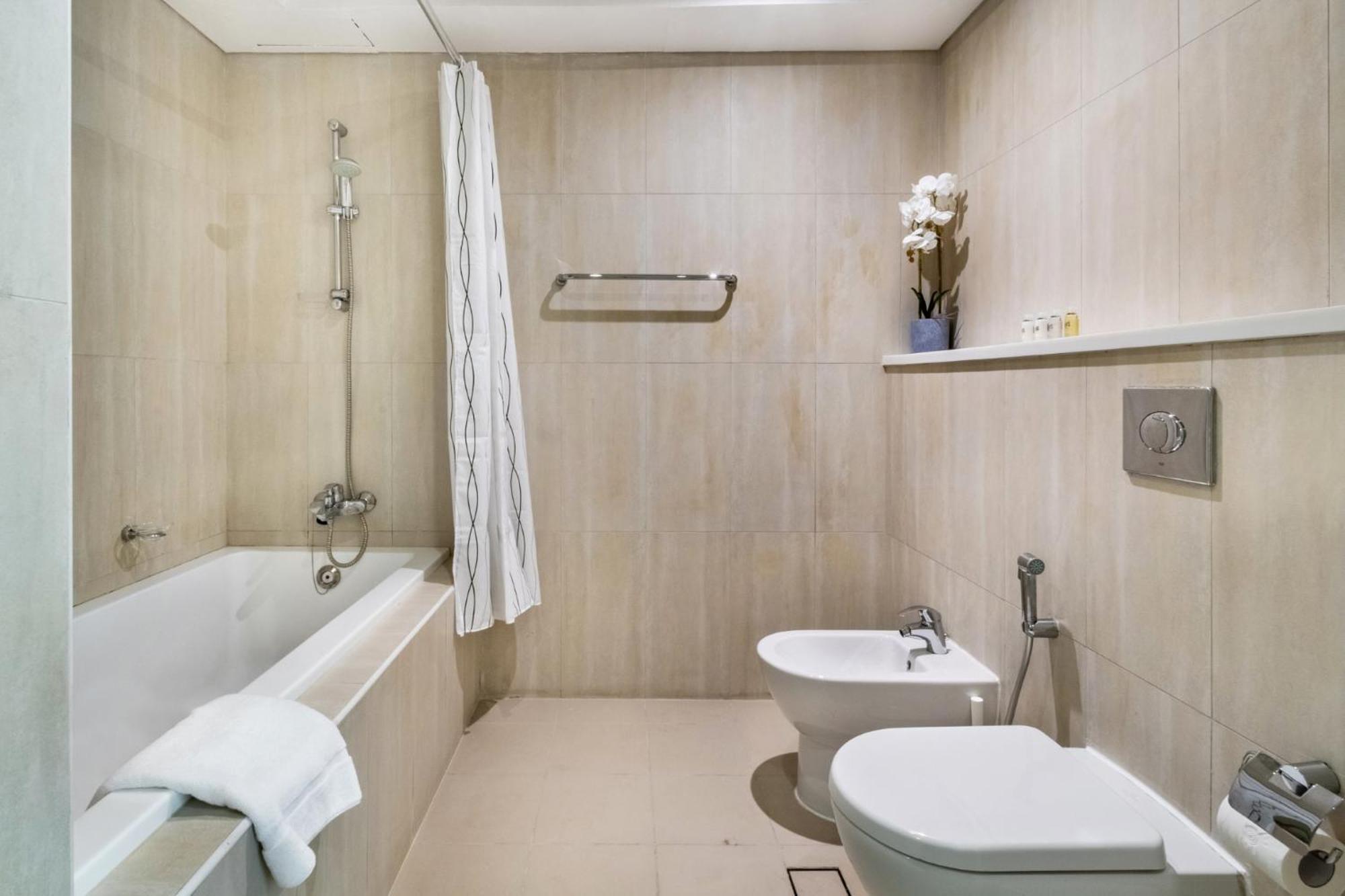 Apartment Beachy Getaway In Jbr With Private Access *