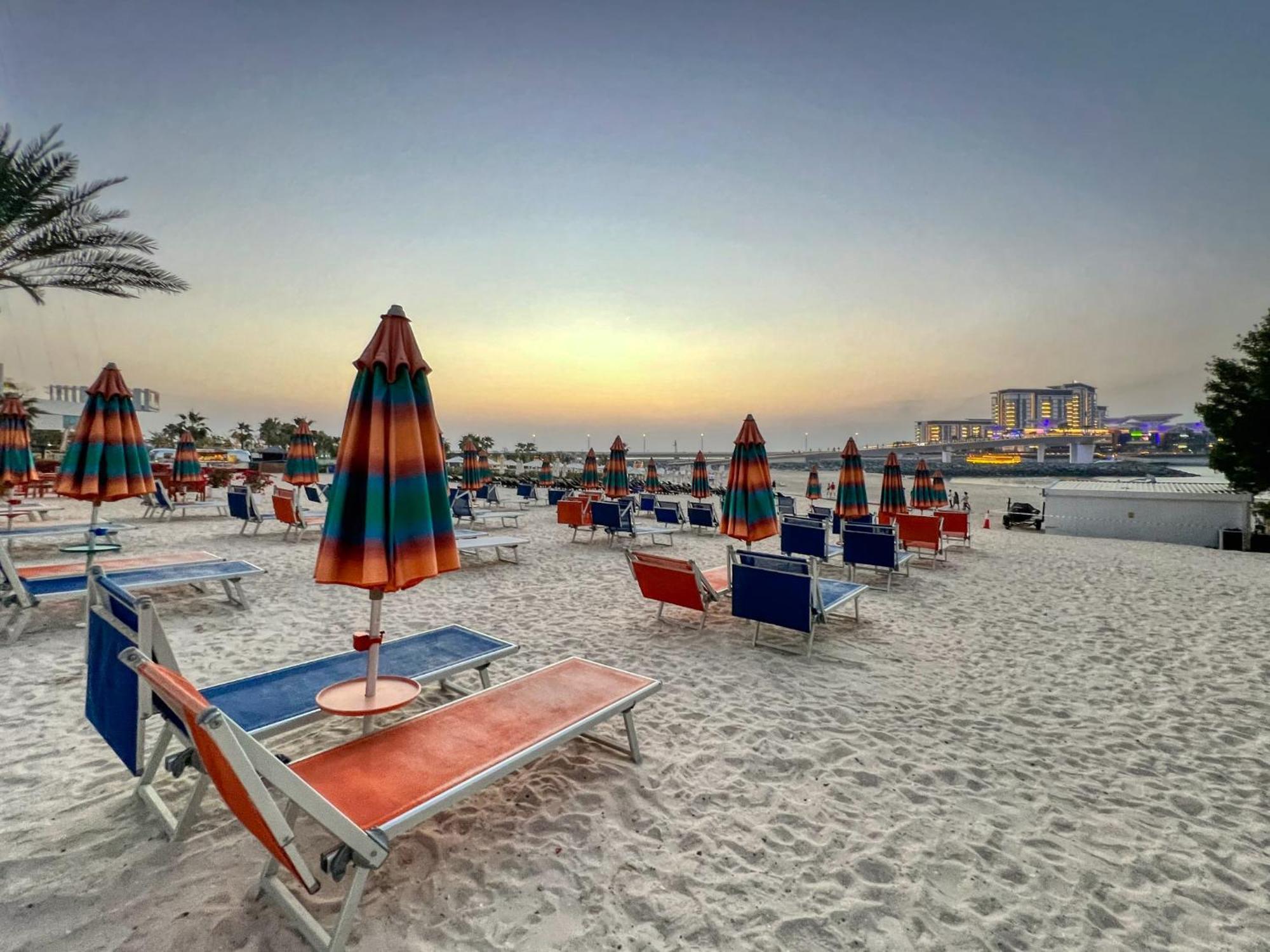 Apartment Beachy Getaway In Jbr With Private Access *