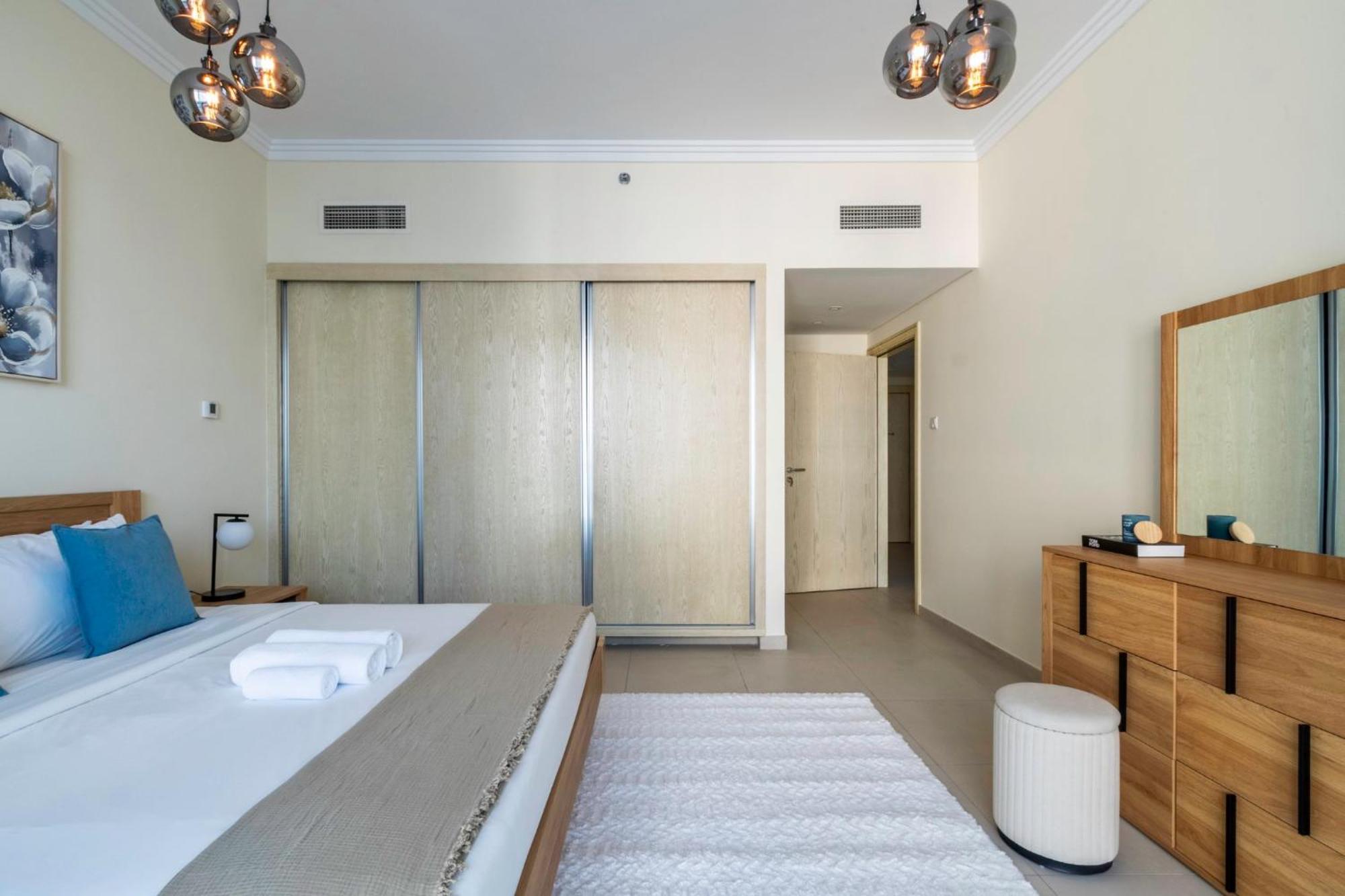 Beachy Getaway In Jbr With Private Access