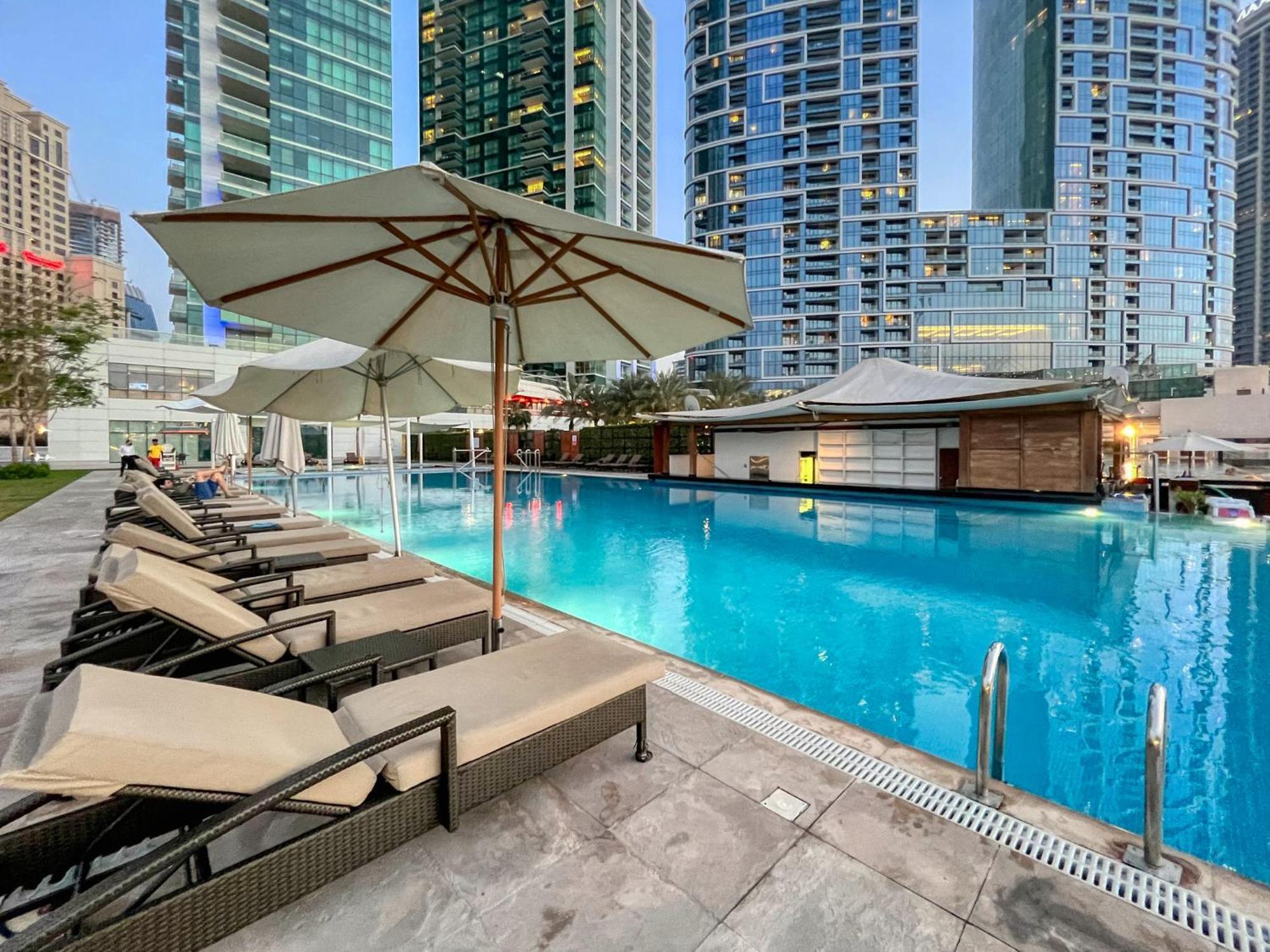 Apartment Beachy Getaway In Jbr With Private Access *
