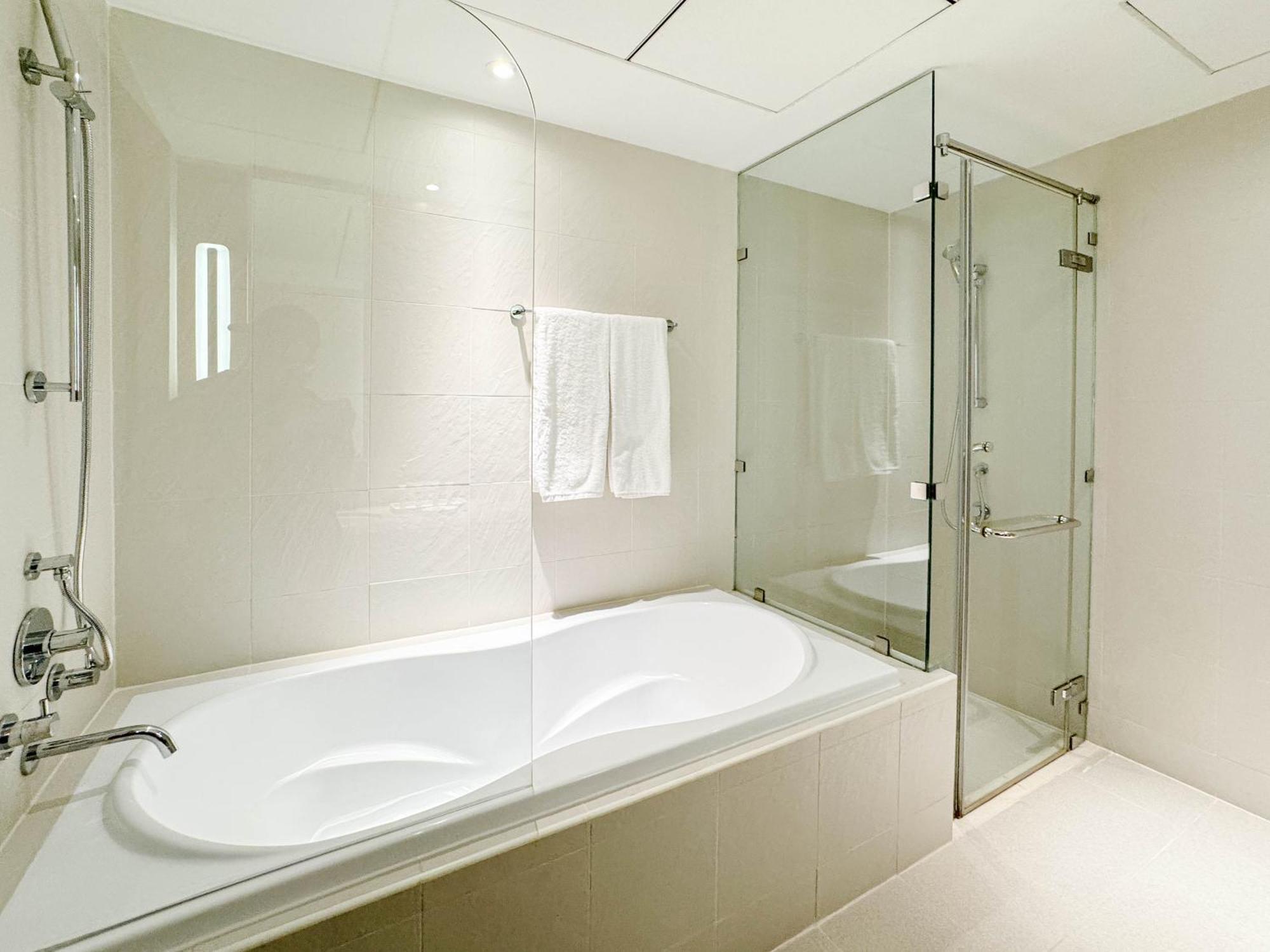 Downtown Burj Khalifa & Fountains Views 10 Min Walking To Mall - Stand Point Tower Apartment *