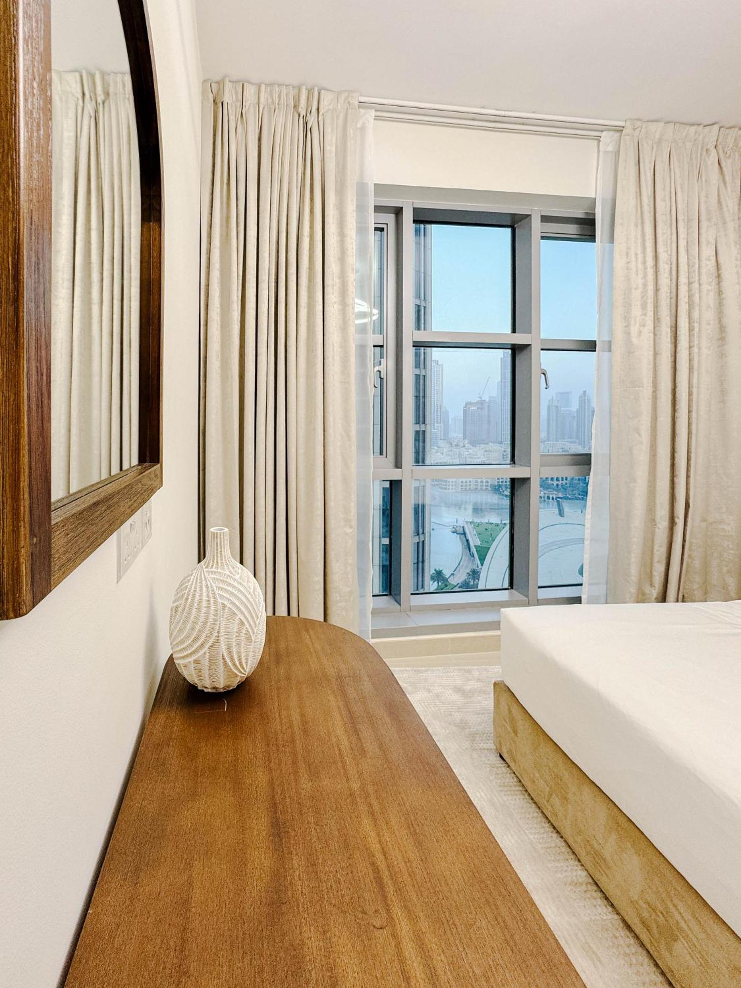 Apartment Downtown Burj Khalifa & Fountains Views 10 Min Walking To Mall - Stand Point Tower Dubai