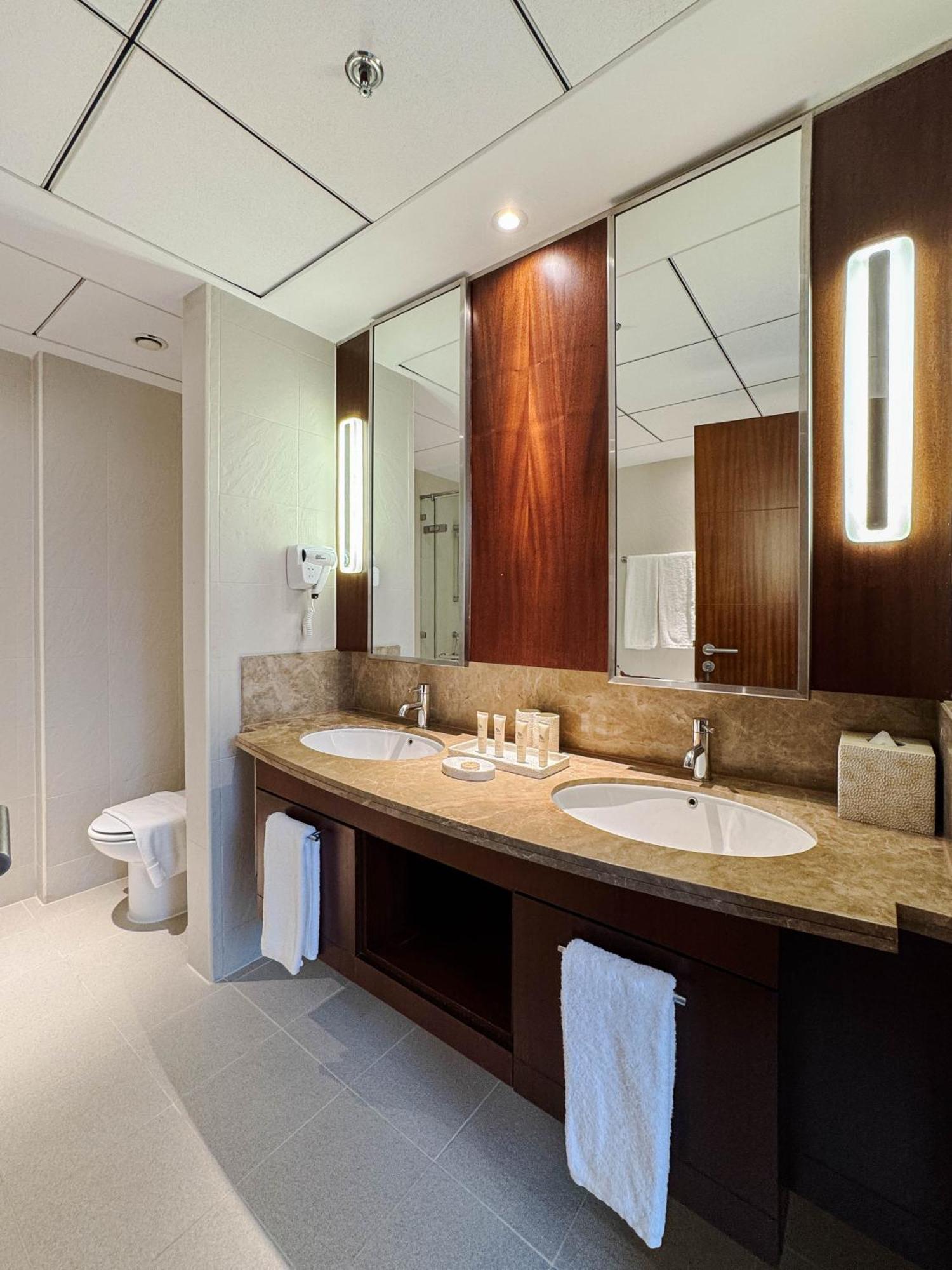 Downtown Burj Khalifa & Fountains Views 10 Min Walking To Mall - Stand Point Tower Apartment Dubai