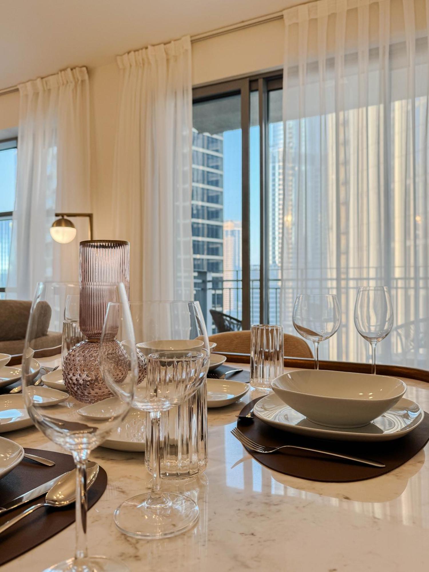 Downtown Burj Khalifa & Fountains Views 10 Min Walking To Mall - Stand Point Tower Apartment