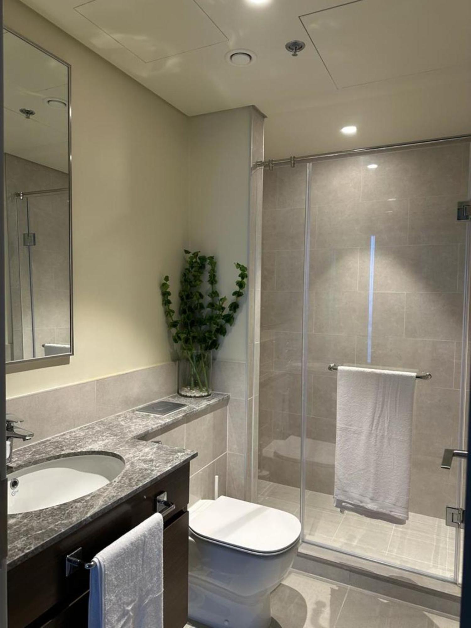 Serene 2bdr In Downtown