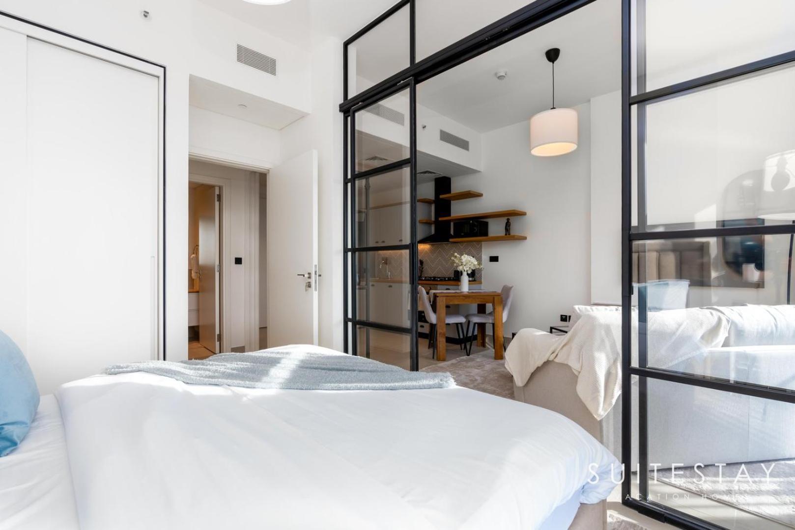 Chic Bright One Bedroom Apartment