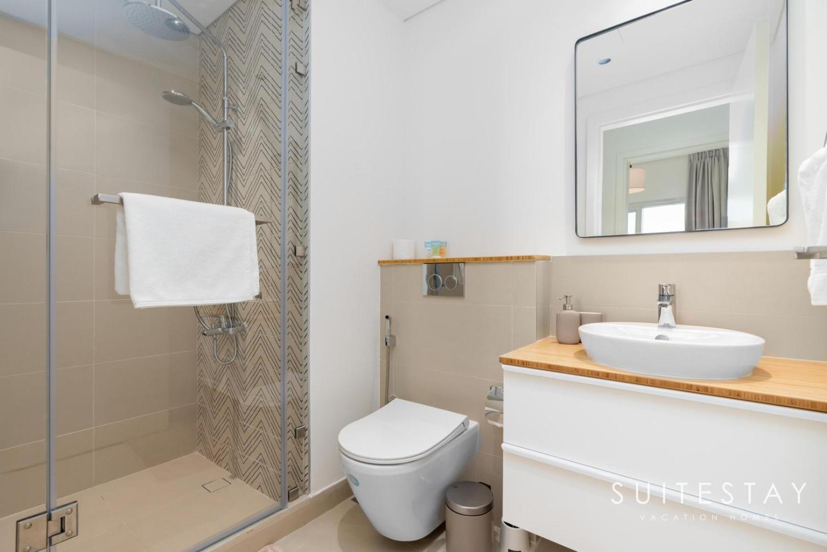 Chic Bright One Bedroom
