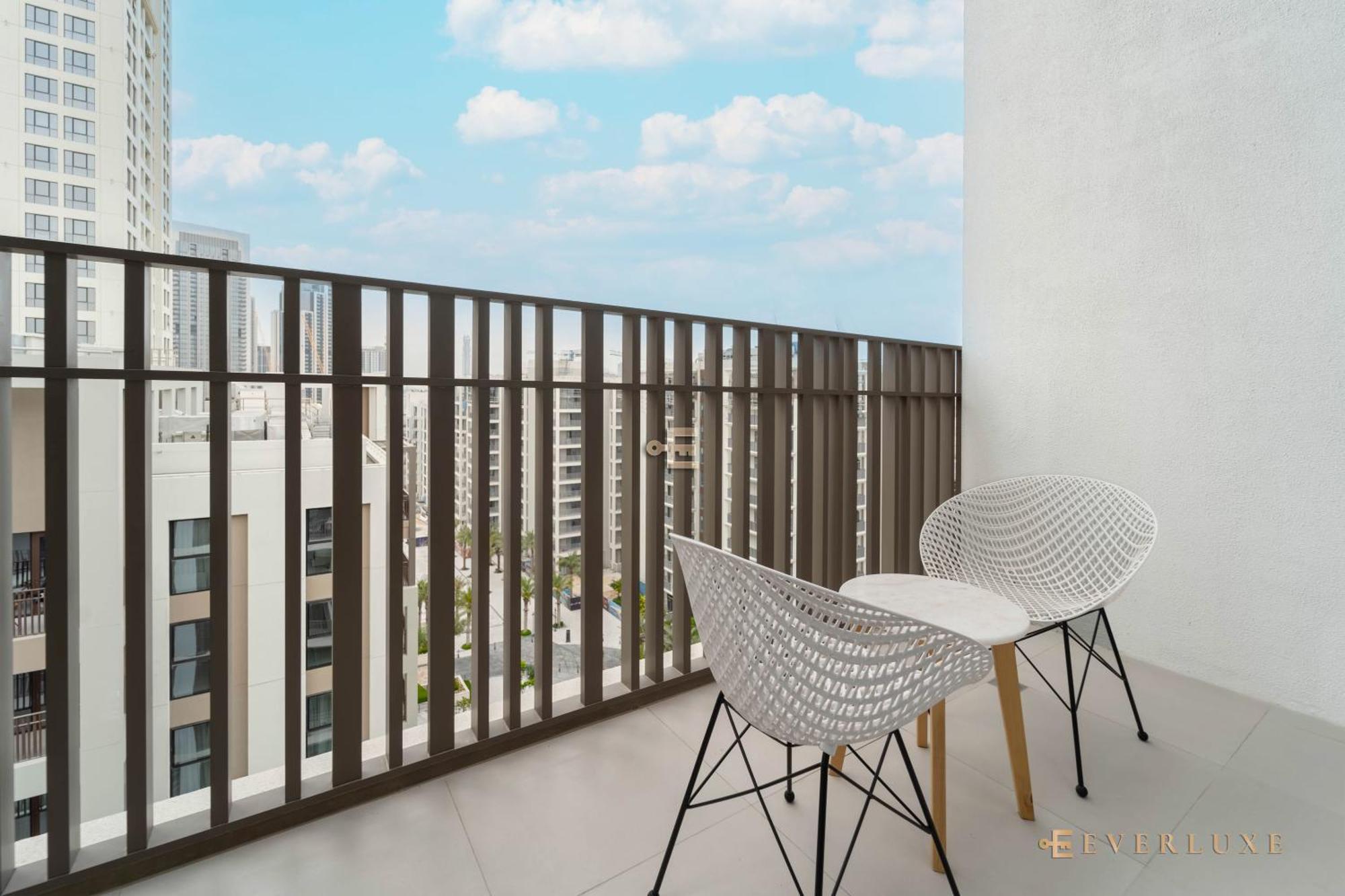 1-bedroom In Summer At Creek Apartment *