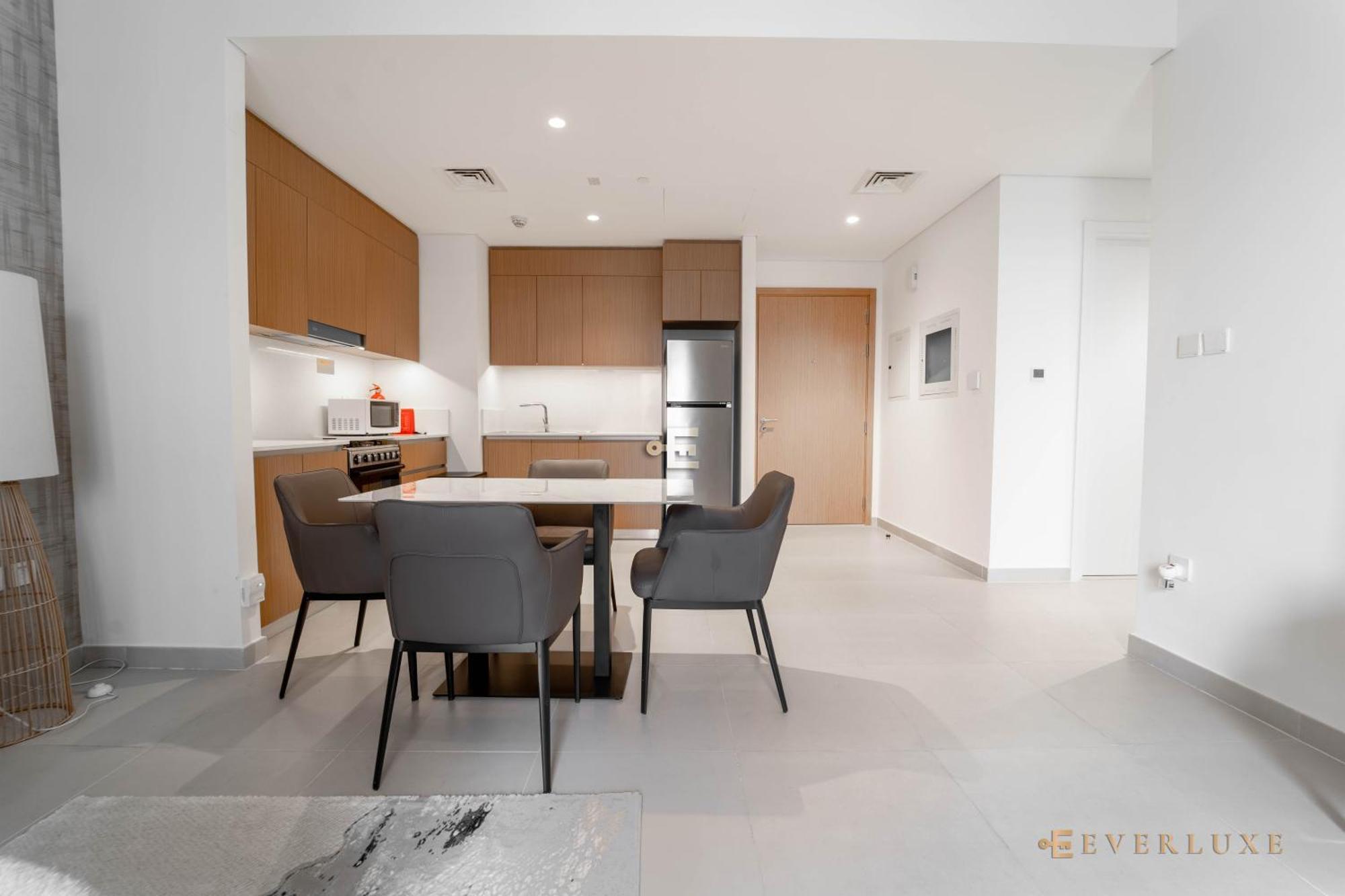Apartment 1-bedroom In Summer At Creek *