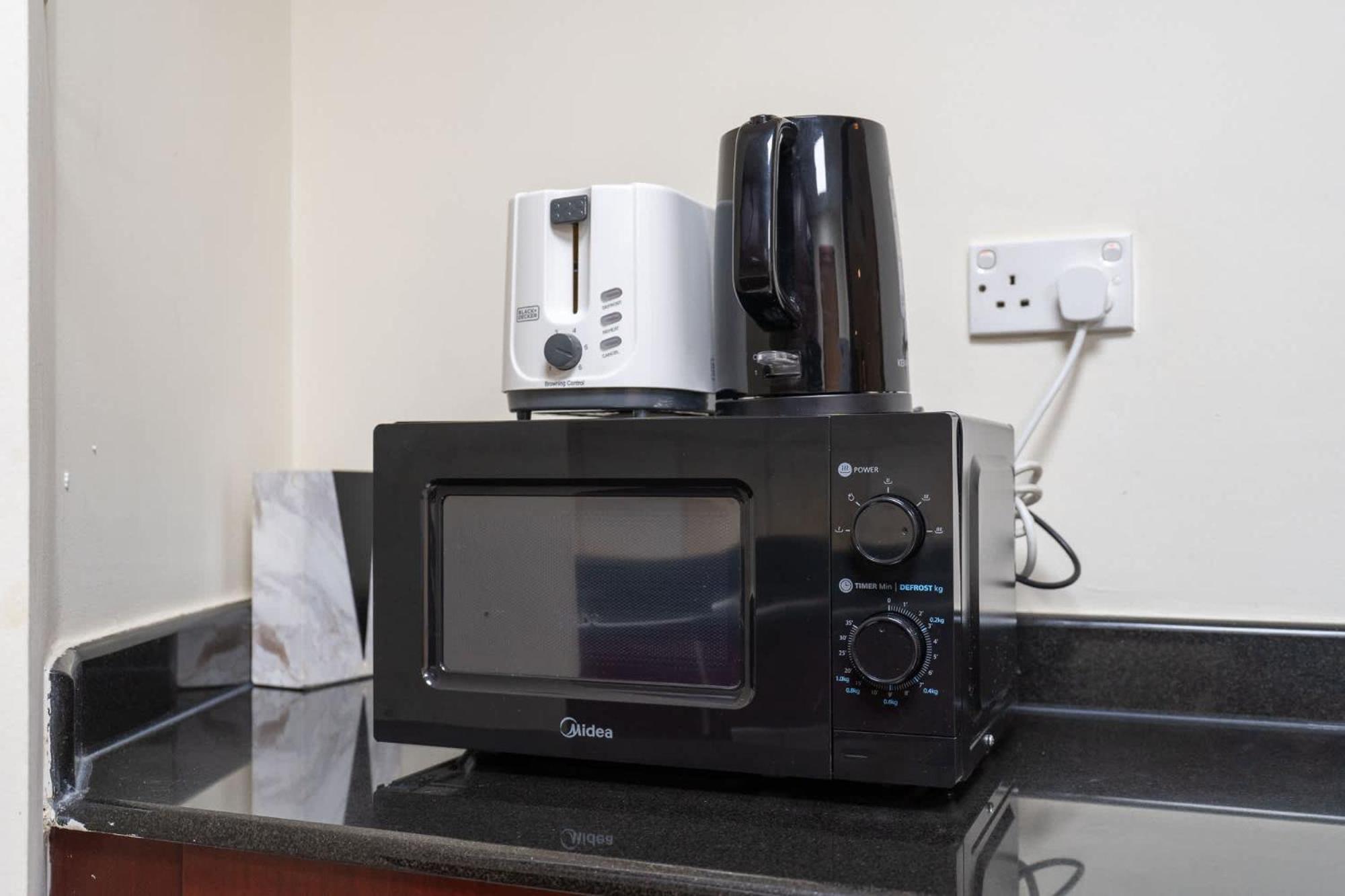 Delightful 2-bedrooms With Homey Charm In Marina Apartment *