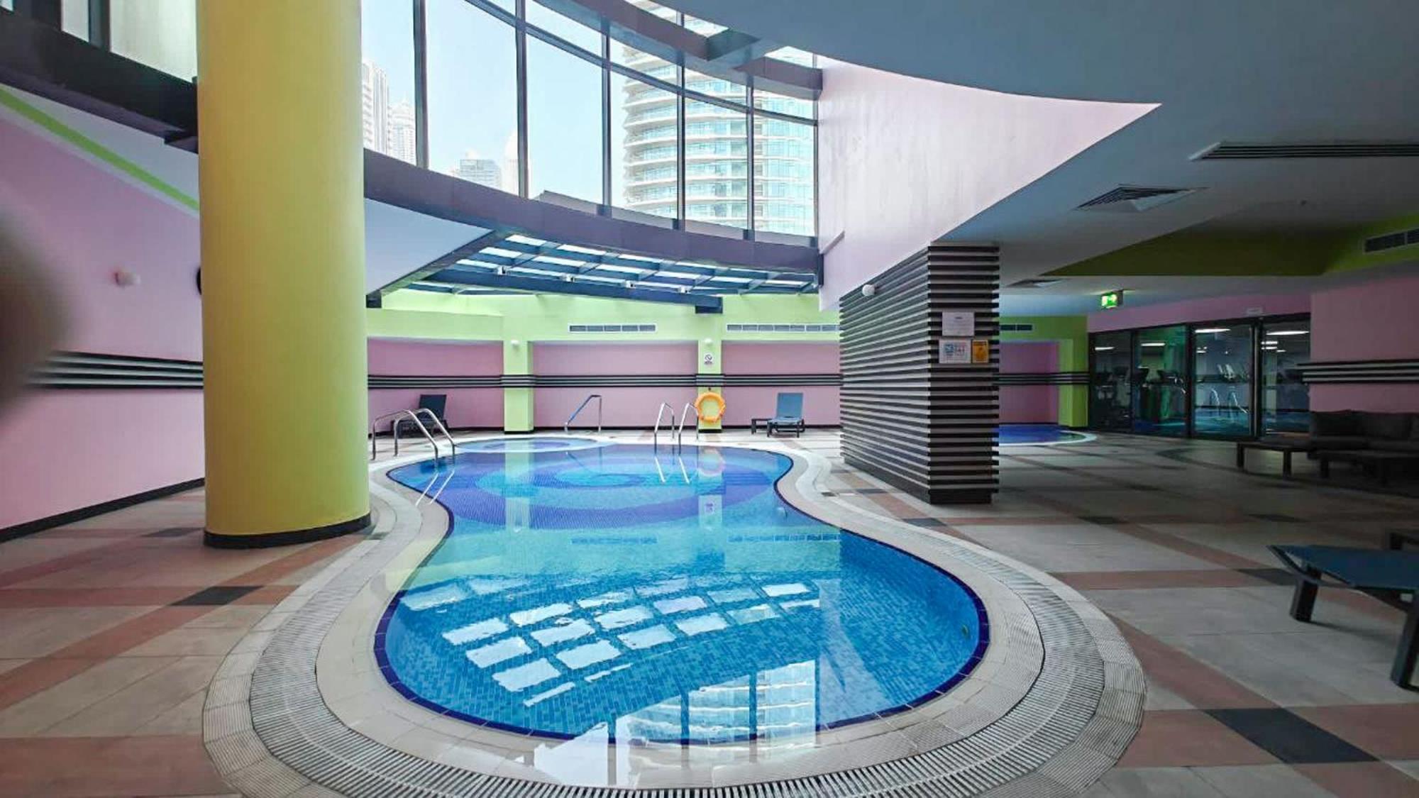 Delightful 2-bedrooms With Homey Charm In Marina
