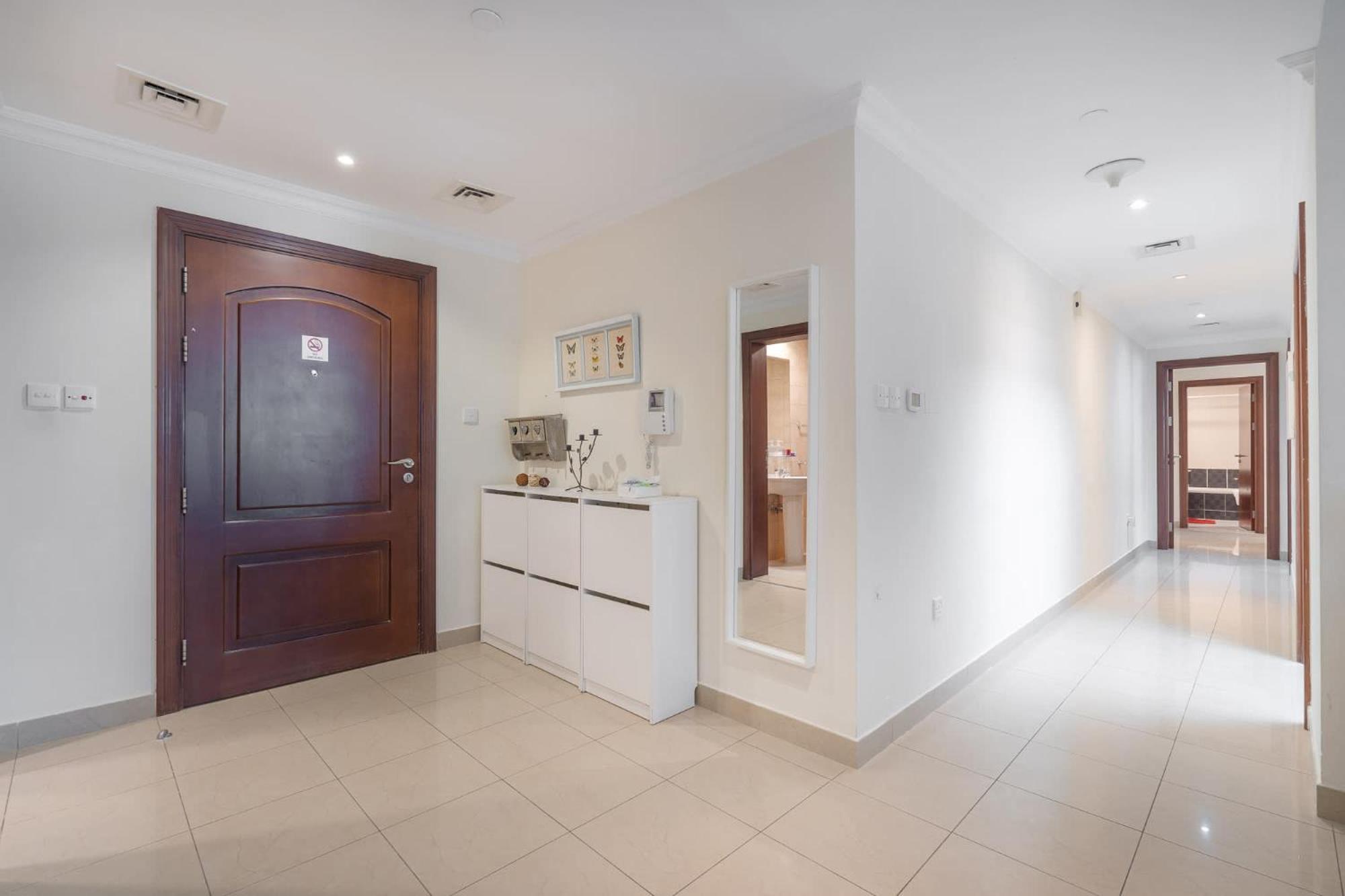 Delightful 2-bedrooms With Homey Charm In Marina Apartment Dubai