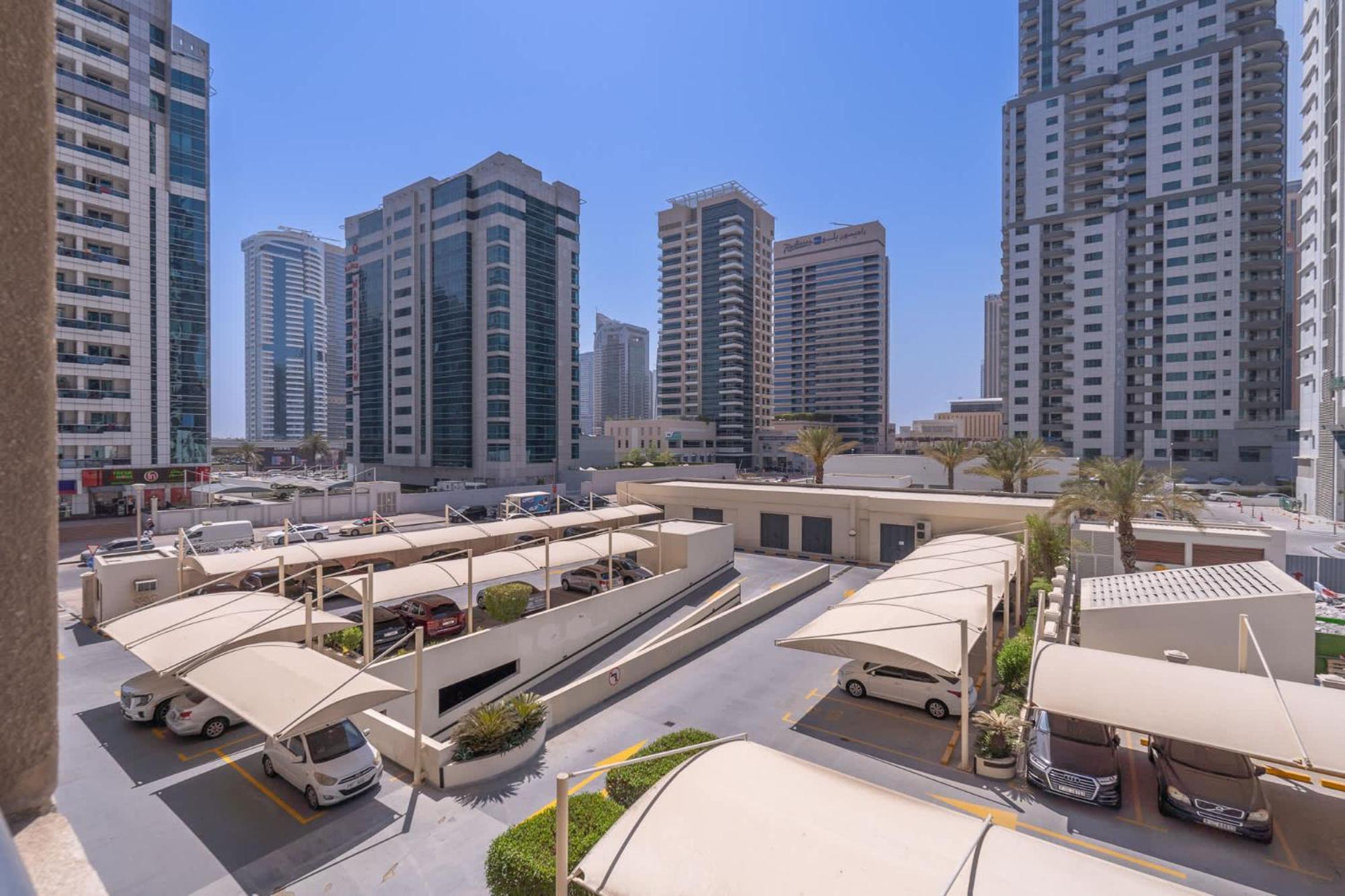 Apartment Delightful 2-bedrooms With Homey Charm In Marina *
