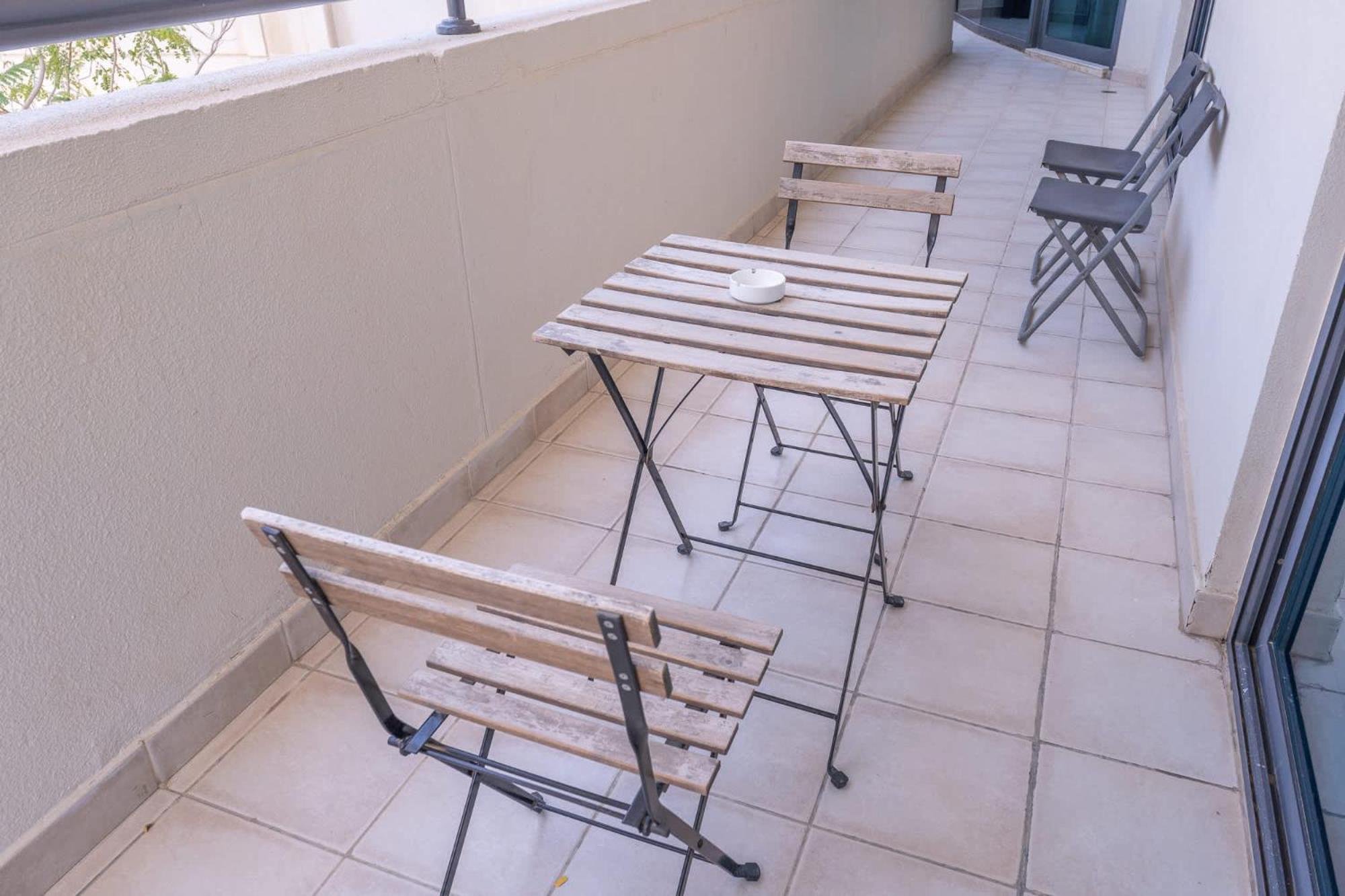 Delightful 2-bedrooms With Homey Charm In Marina