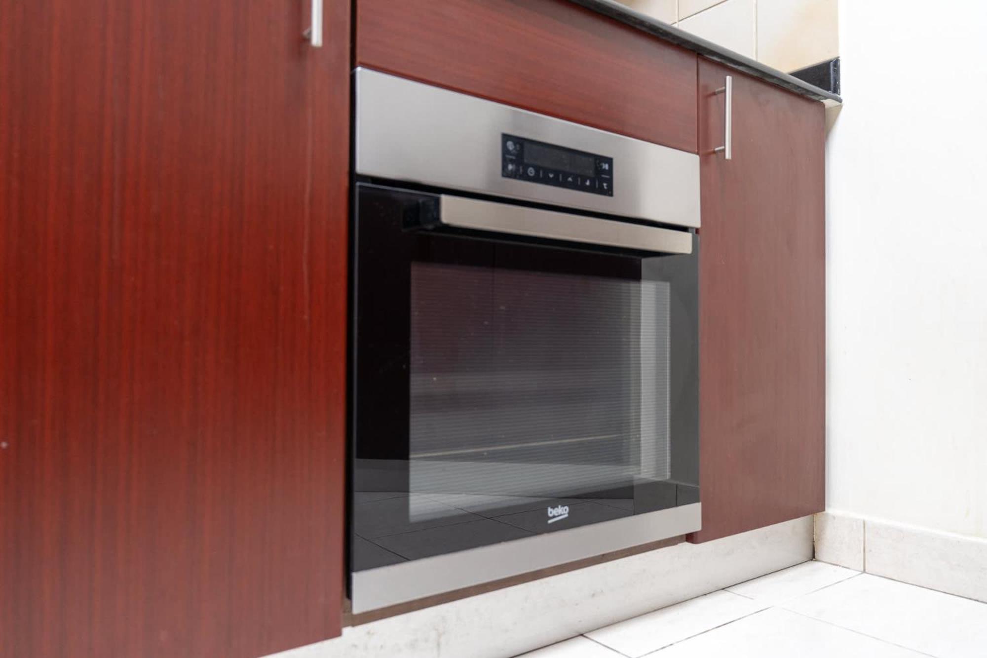 Delightful 2-bedrooms With Homey Charm In Marina *
