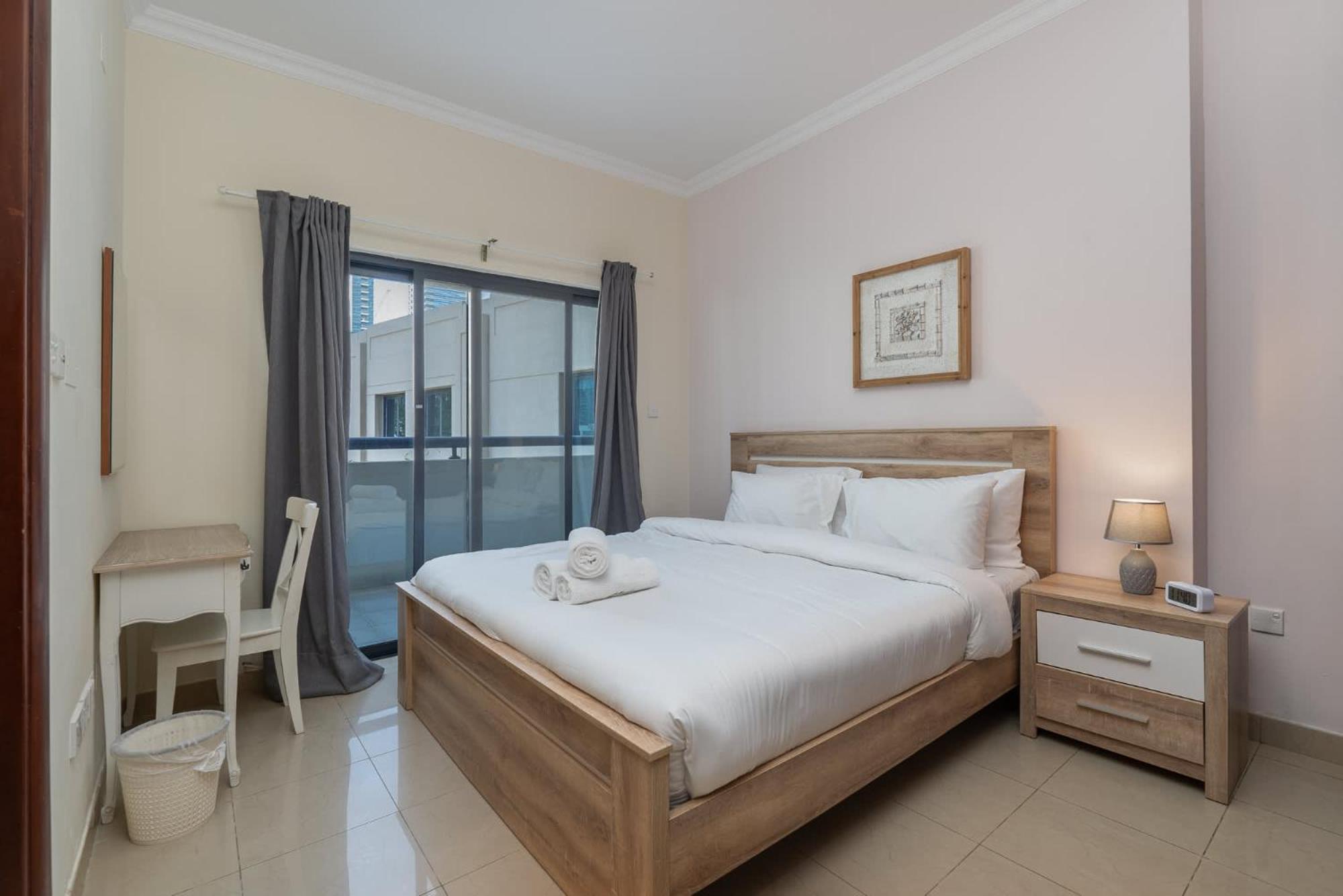 Delightful 2-bedrooms With Homey Charm In Marina
