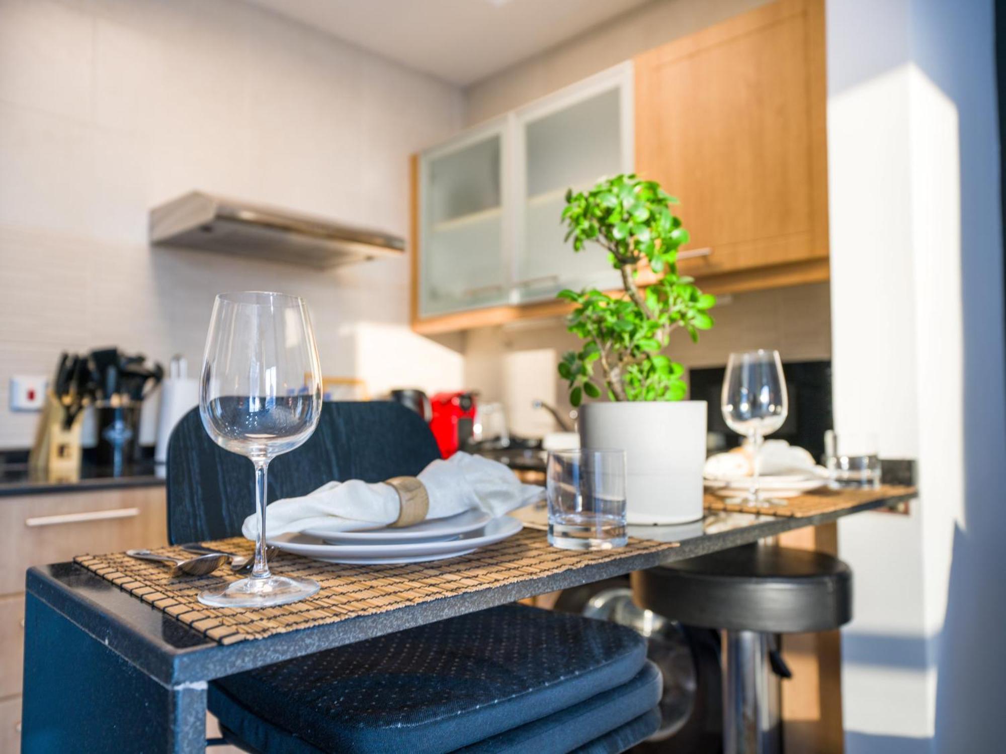Easygo- Comfy Stu In Marina -zum04 Apartment Dubai
