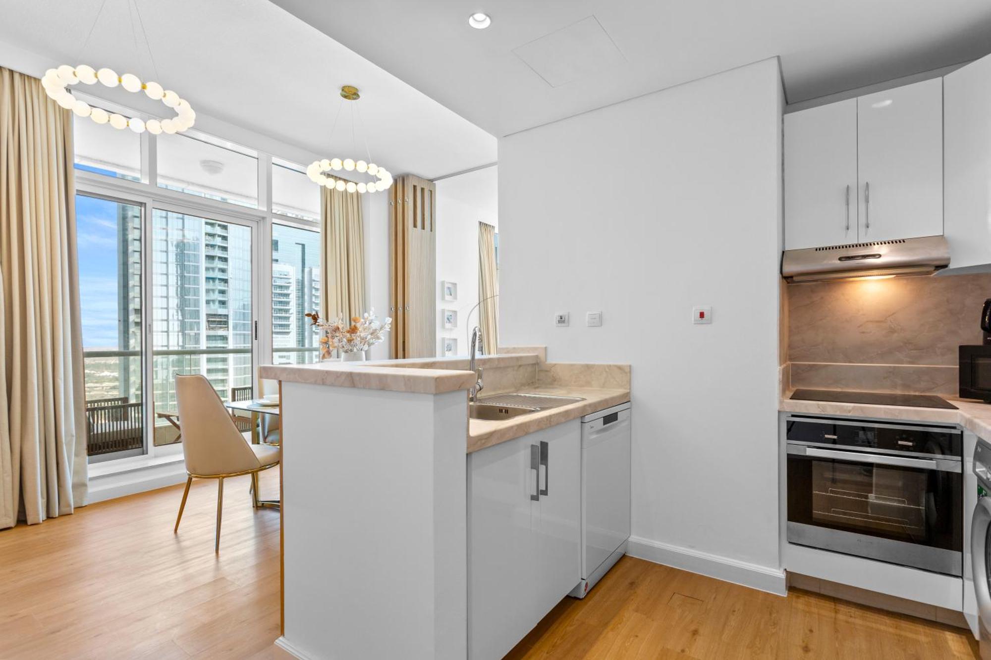Apartment Upgraded 1 Bedroom In The Heart Of Marina Dubai