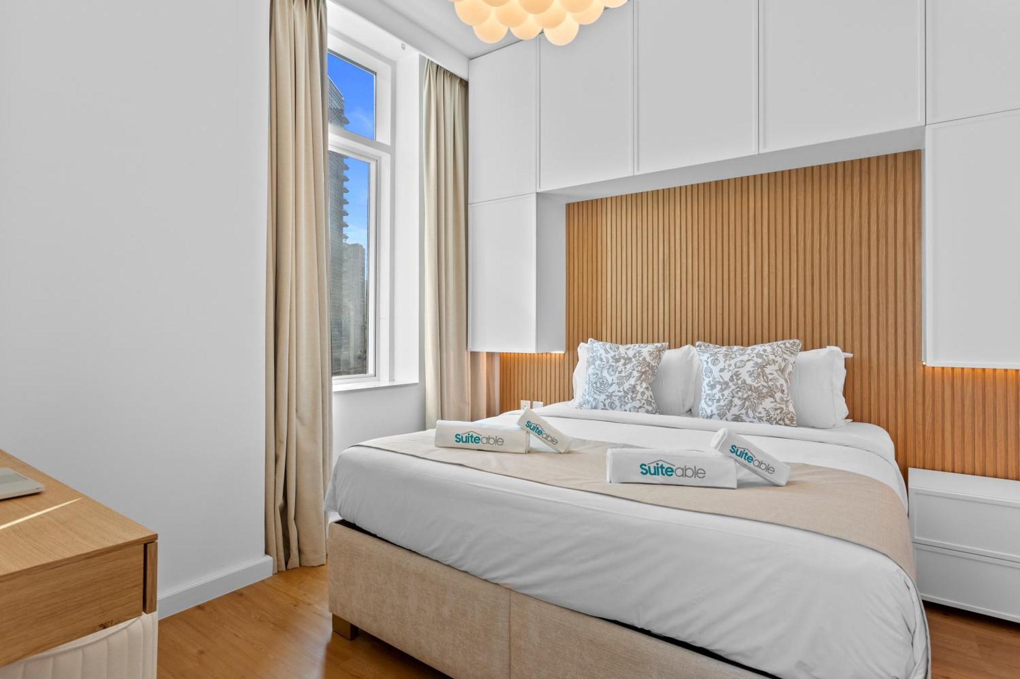 Apartment Upgraded 1 Bedroom In The Heart Of Marina *