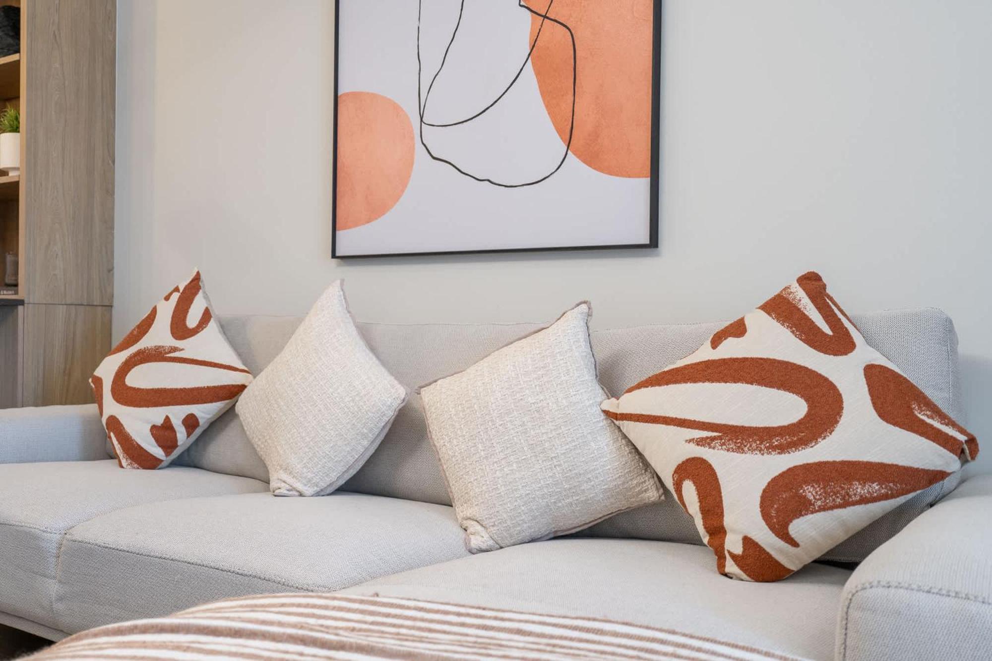 Chic Modern For 2 In Jvc! *