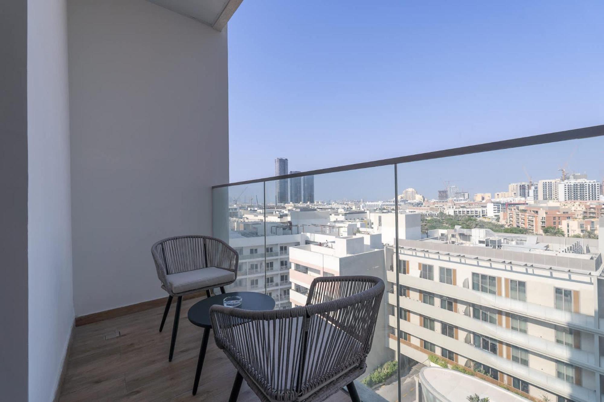 Apartment Chic Modern For 2 In Jvc!
