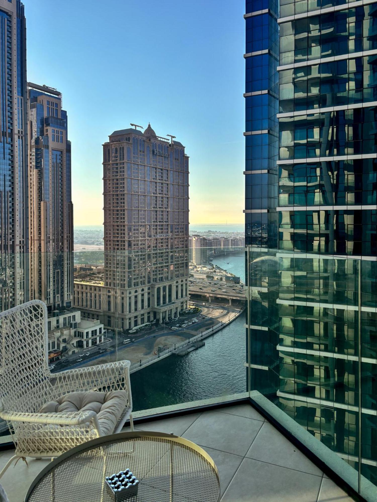 2br Luxury Retreat - Stunning Canal And Sea View Apartment Dubai