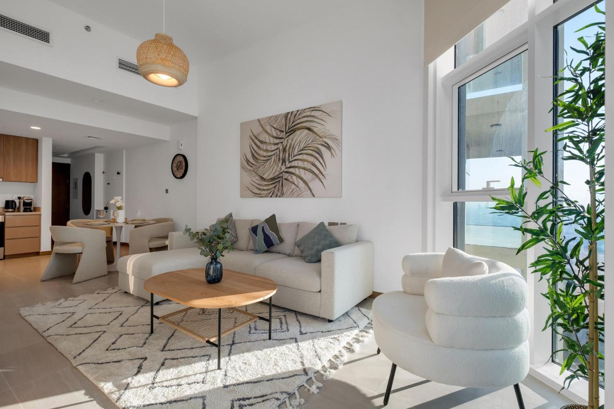 Apartment 2br Luxury Retreat - Stunning Canal And Sea View