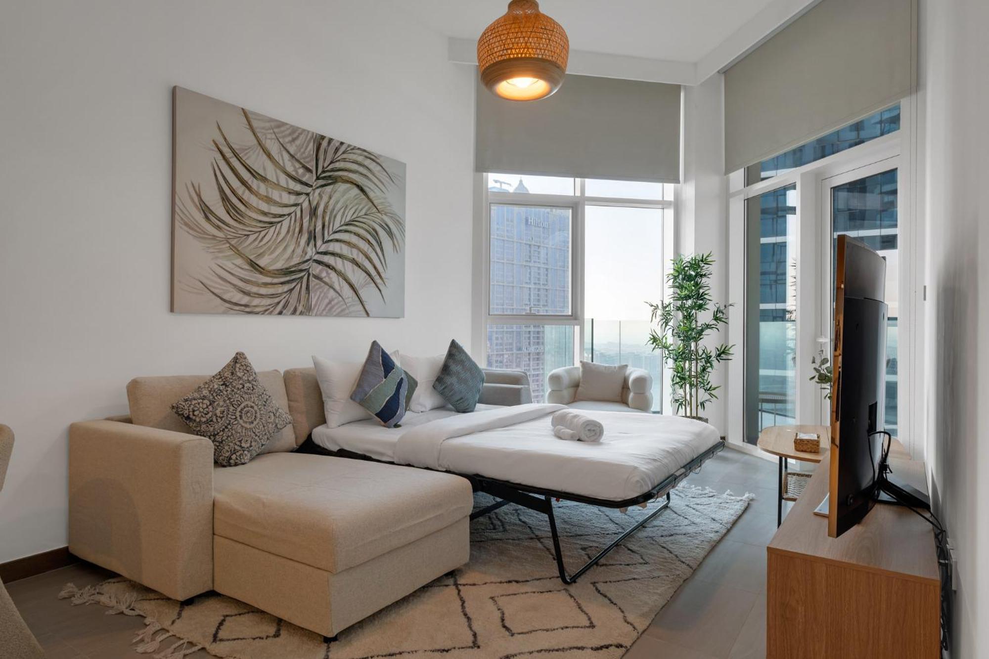 Apartment 2br Luxury Retreat - Stunning Canal And Sea View *
