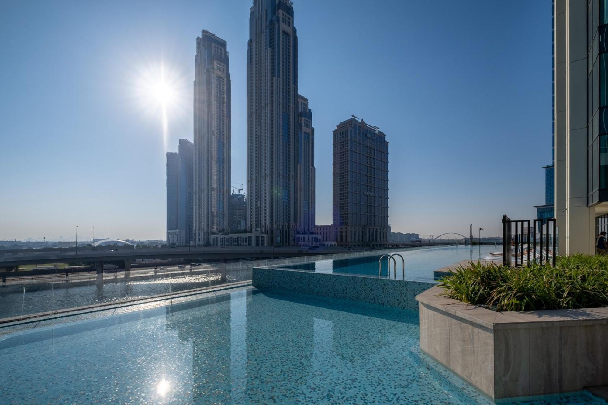 Apartment 2br Luxury Retreat - Stunning Canal And Sea View