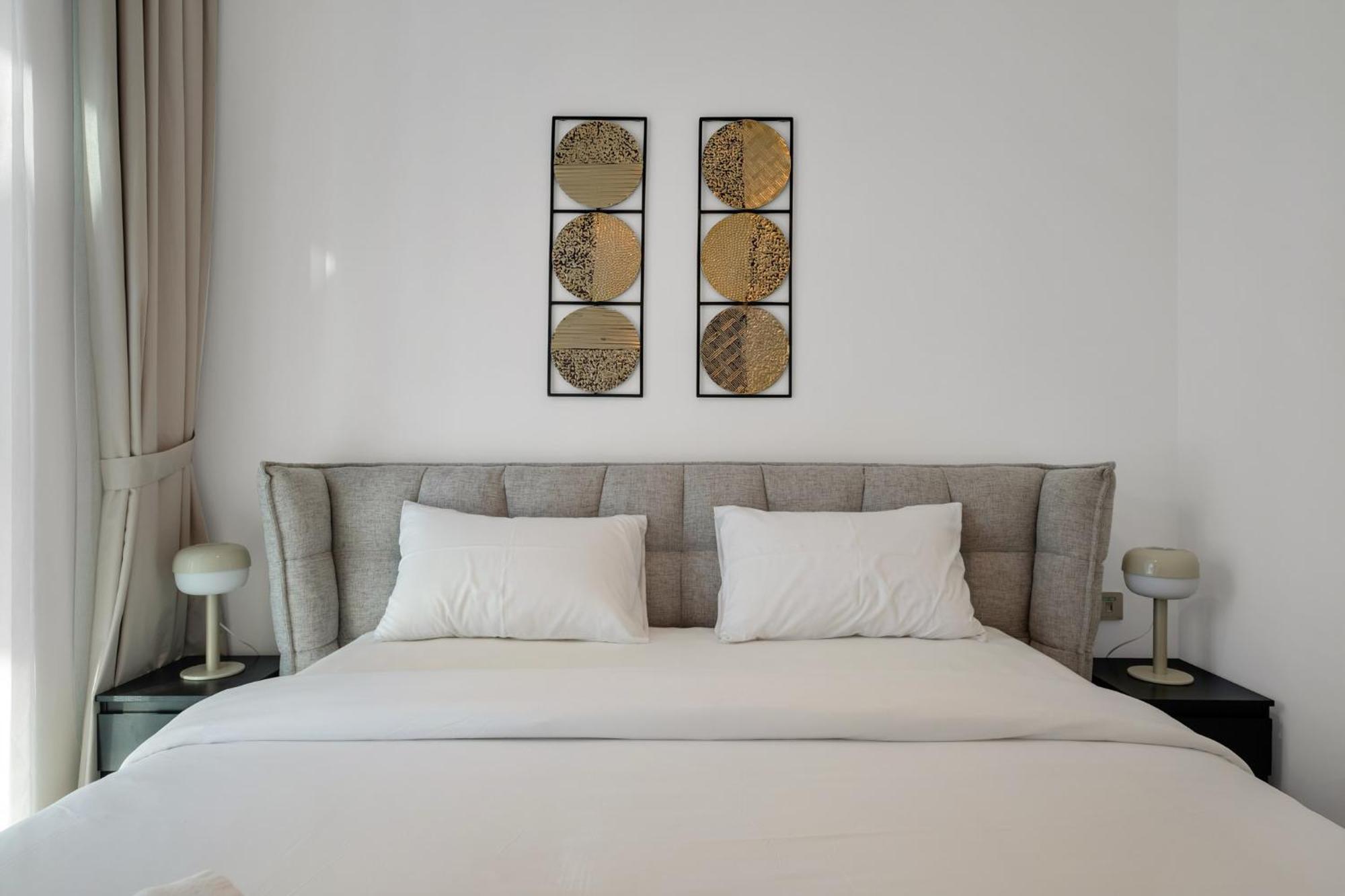 Apartment 2br Luxury Retreat - Stunning Canal And Sea View *