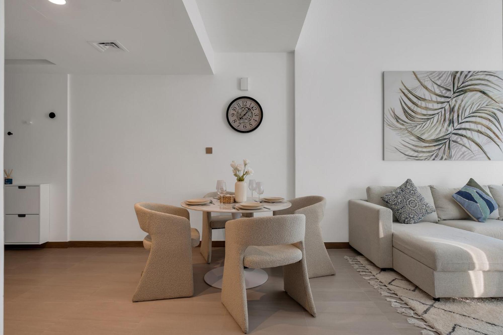 Apartment 2br Luxury Retreat - Stunning Canal And Sea View Dubai