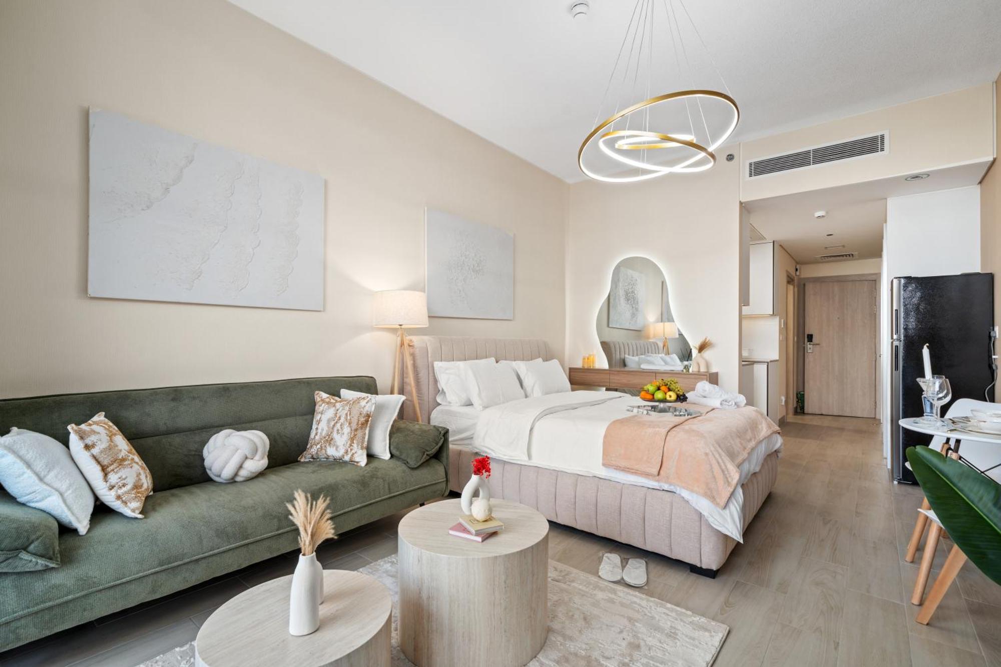 Luxury Santorini Style Apartment *