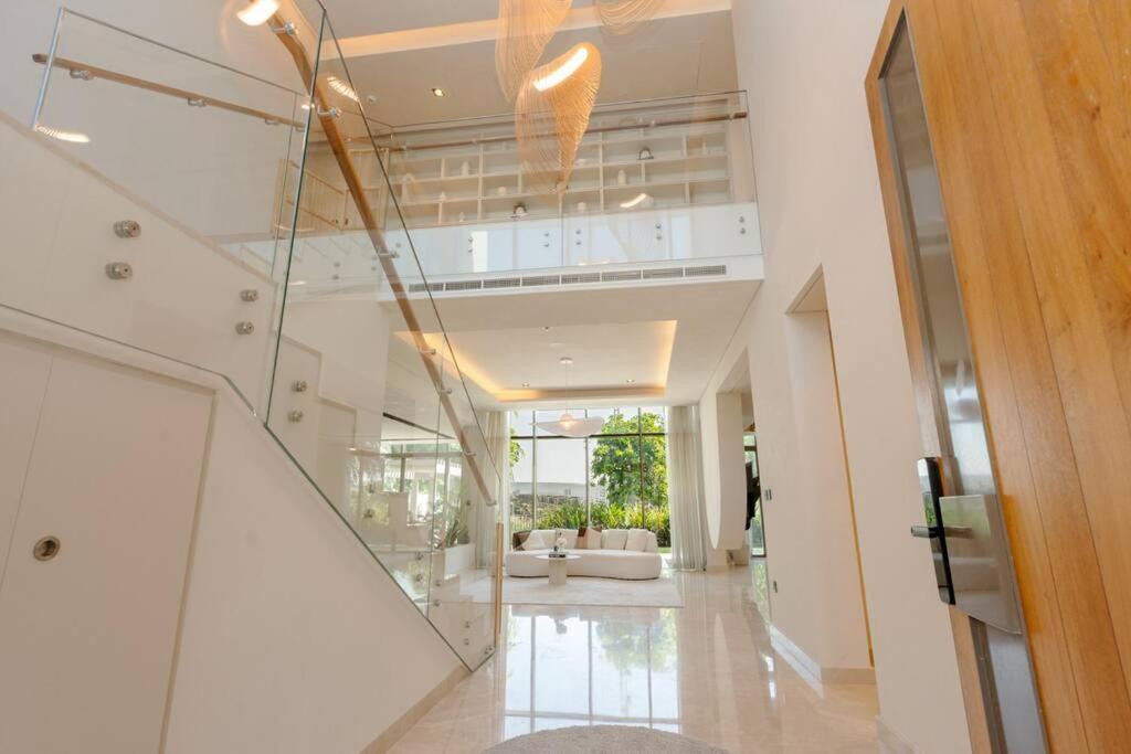 Hills - Modern 5 Bedroom Expansive By Tlre Homes Apartment *