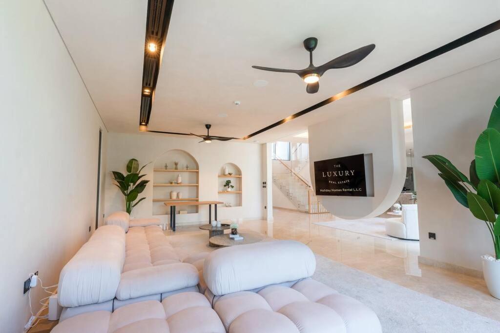 Apartment Hills - Modern 5 Bedroom Expansive By Tlre Homes
