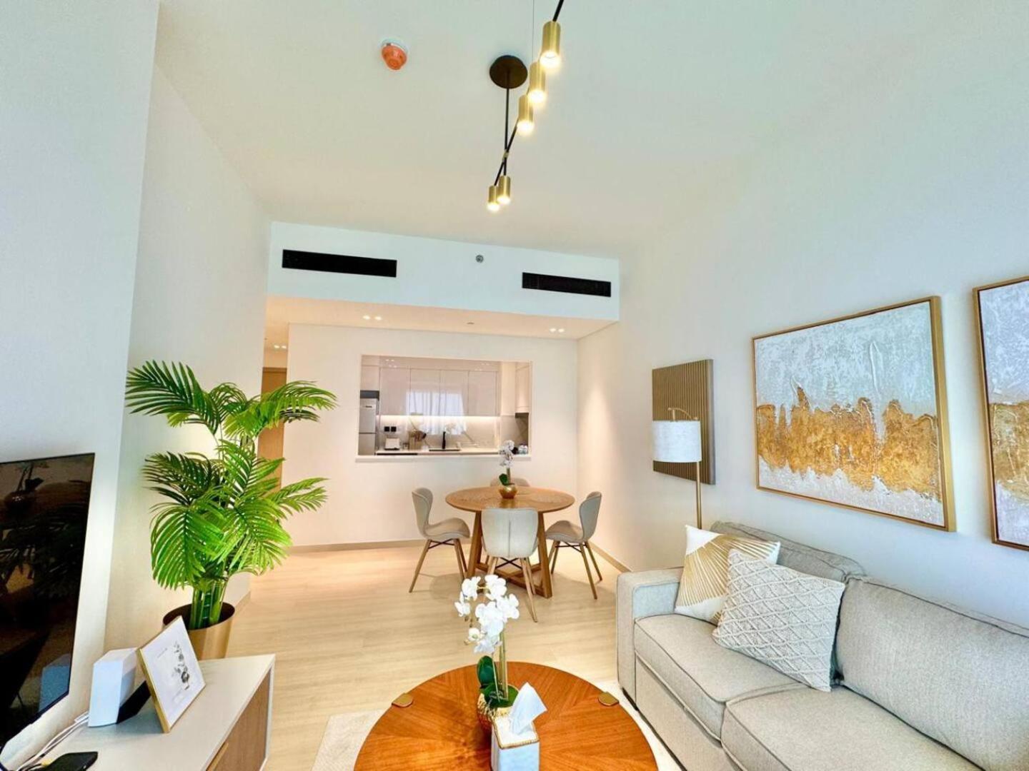 Elegant 2-bedroom *