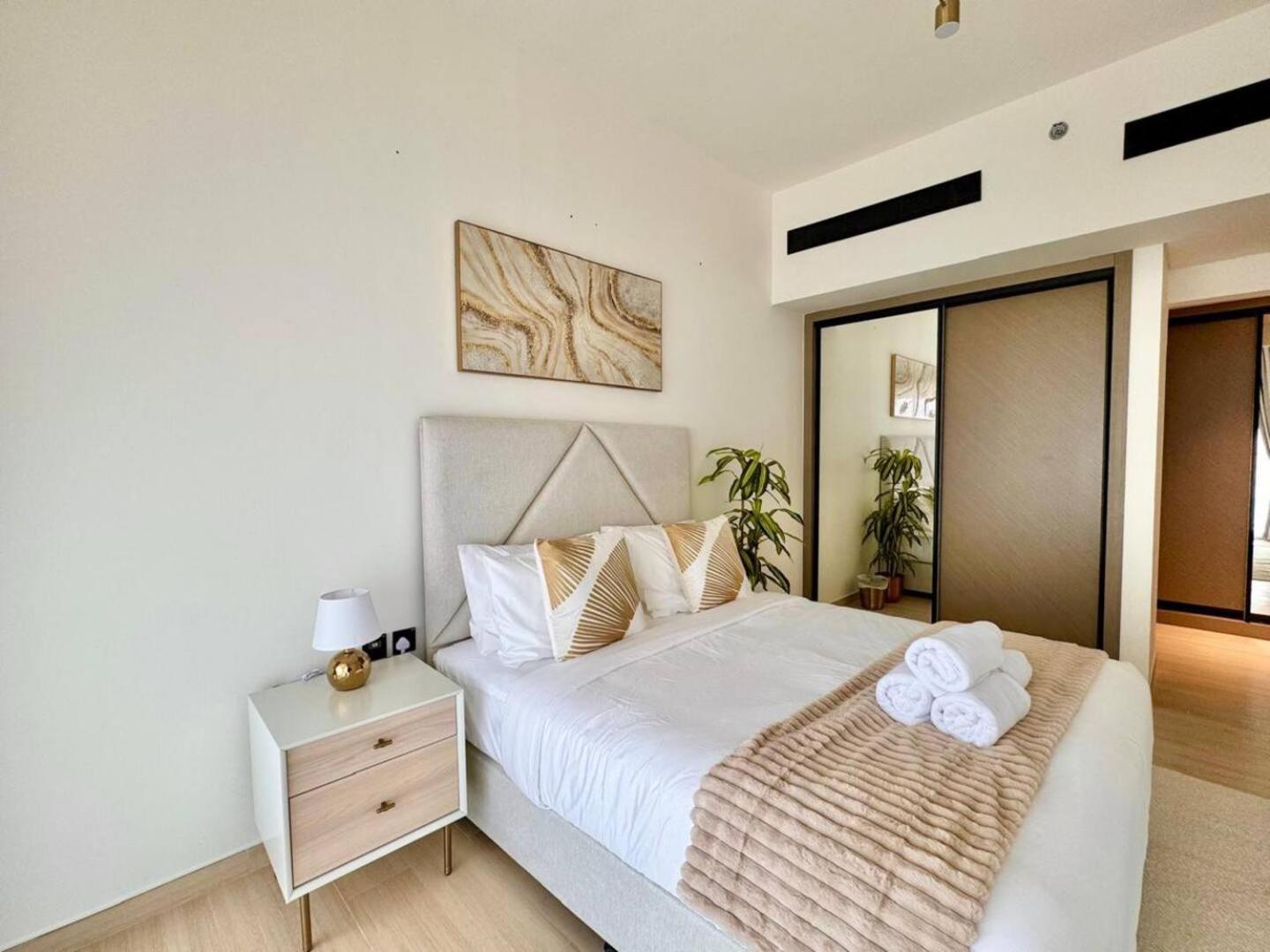 Elegant 2-bedroom *