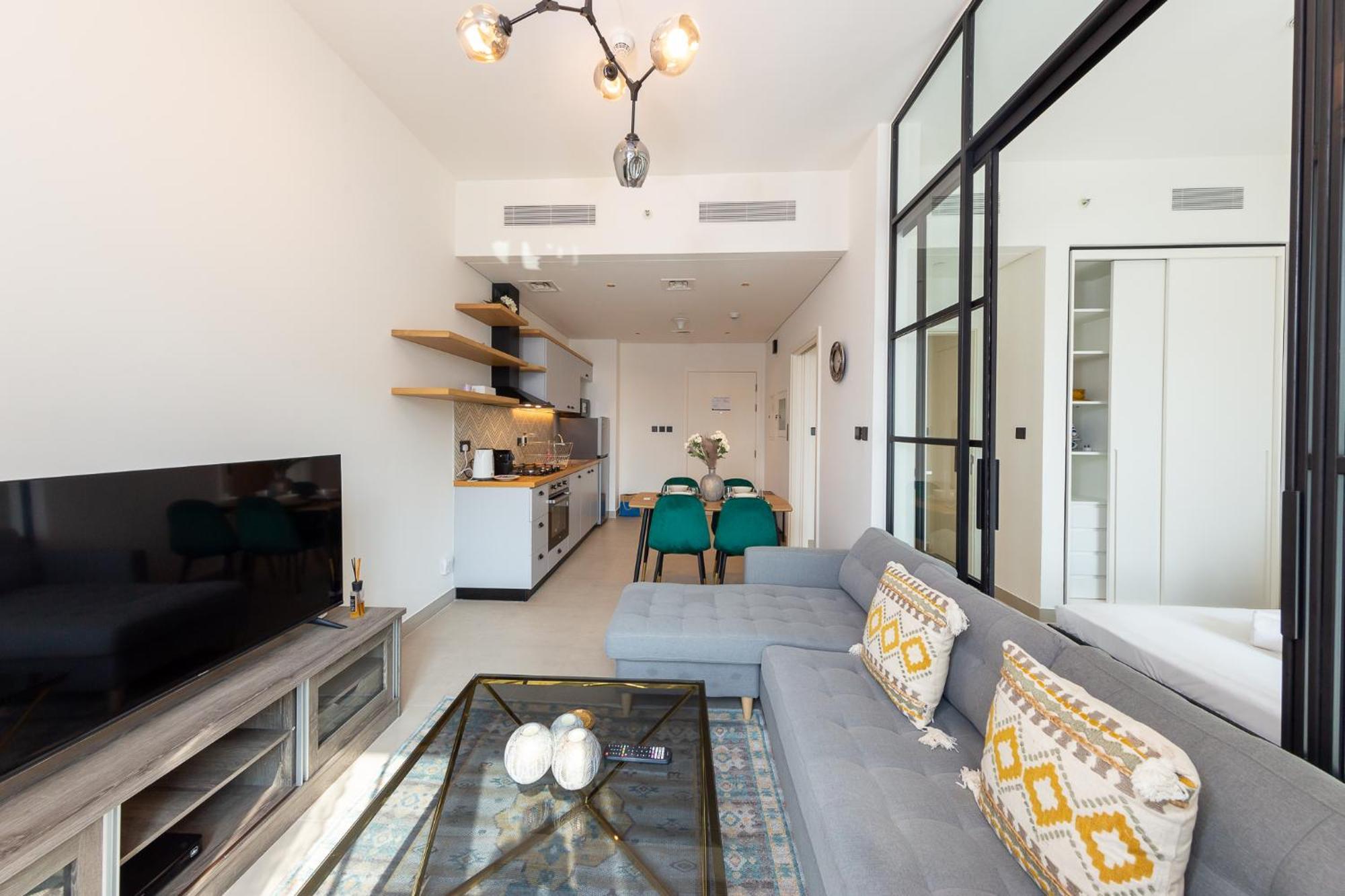 Beautiful & Quirky New 1br In Hills Dubai