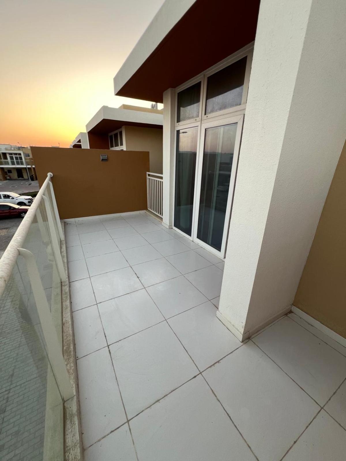 Townhouse Damac Hills 2 *