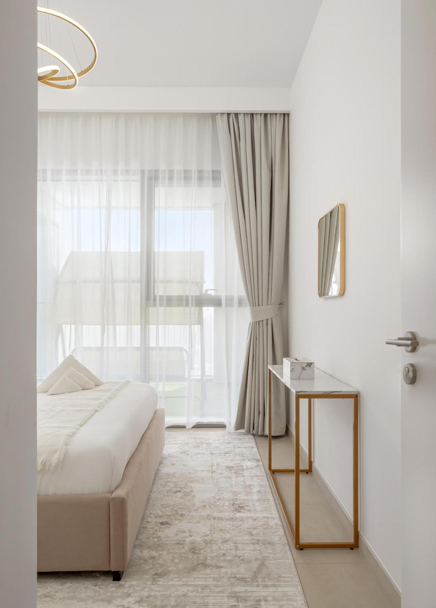 Peaceful Dunes 1 - Burj Khalifa & Mall Apartment Dubai