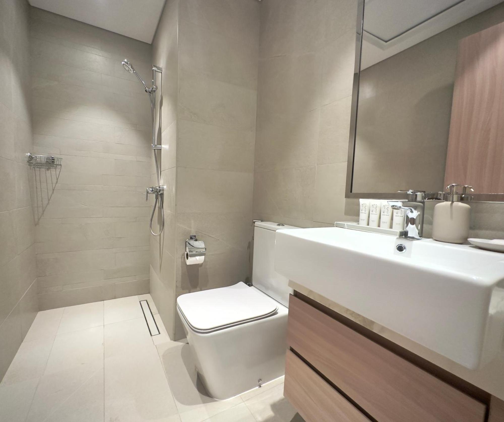 Quiet 2br Retreat In A Scenic Garden Environment By Bhavan Apartment