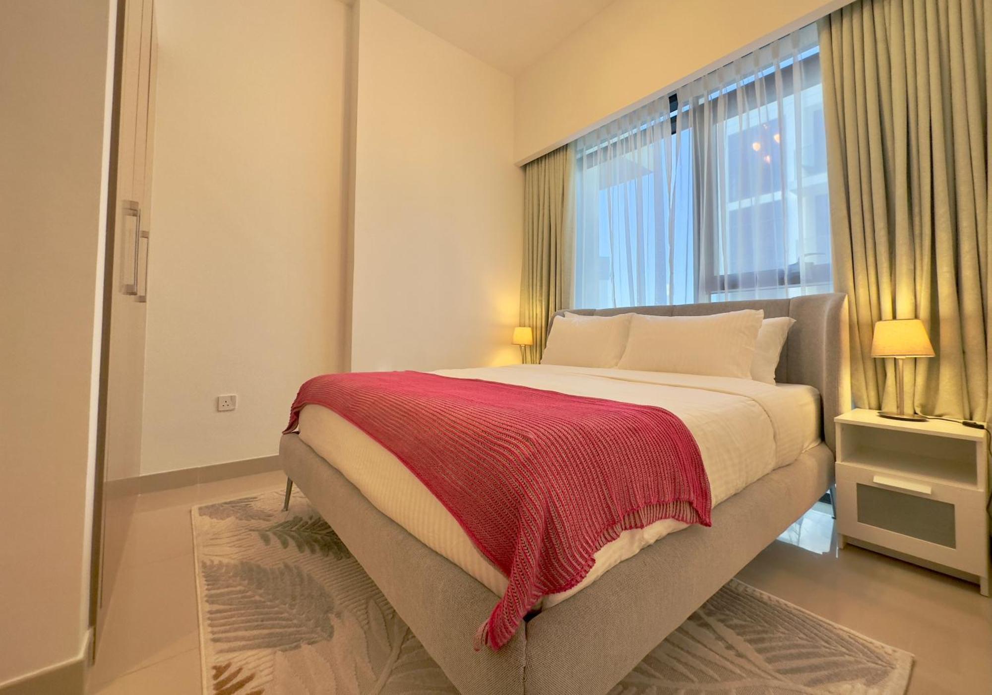 Quiet 2br Retreat In A Scenic Garden Environment By Bhavan Apartment