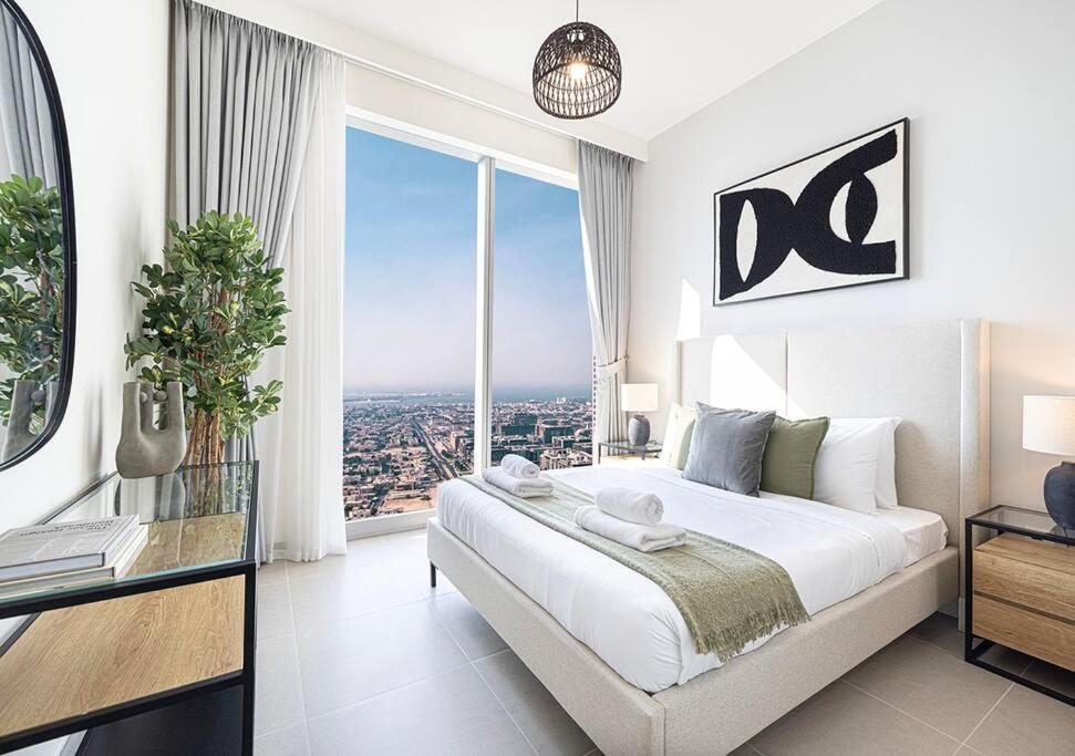 Downtown Sky High Luxury I And Sea Views I Opp Mall Burj Khalifa Apartment Dubai