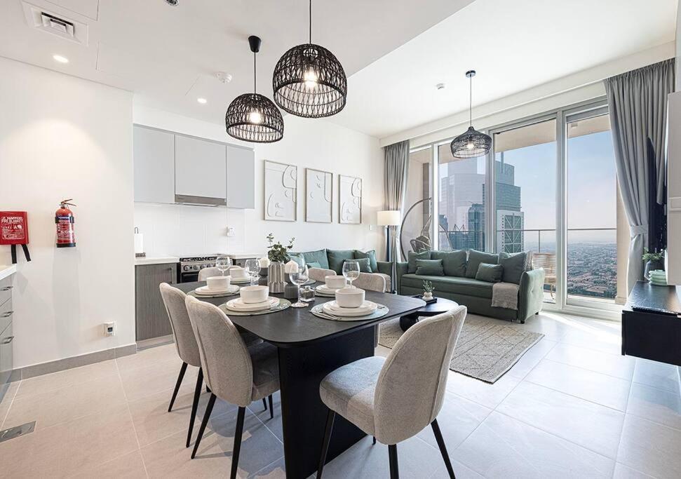 Downtown Sky High Luxury I And Sea Views I Opp Mall Burj Khalifa Dubai