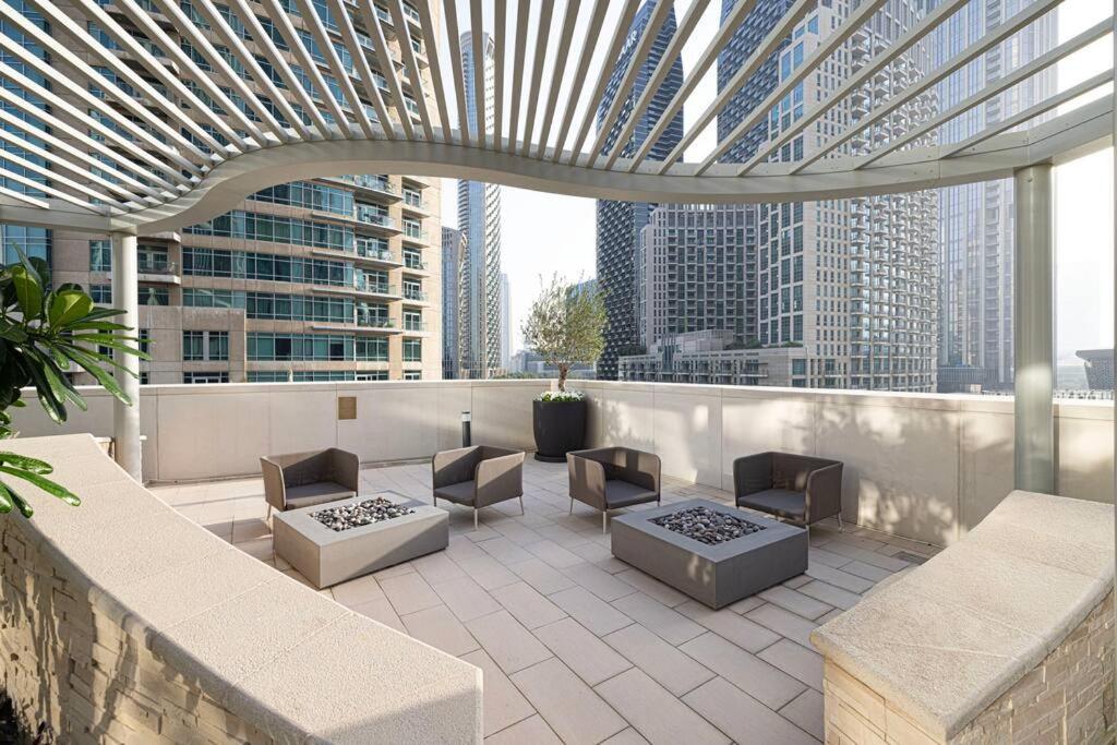 Downtown Sky High Luxury I And Sea Views I Opp Mall Burj Khalifa Dubai