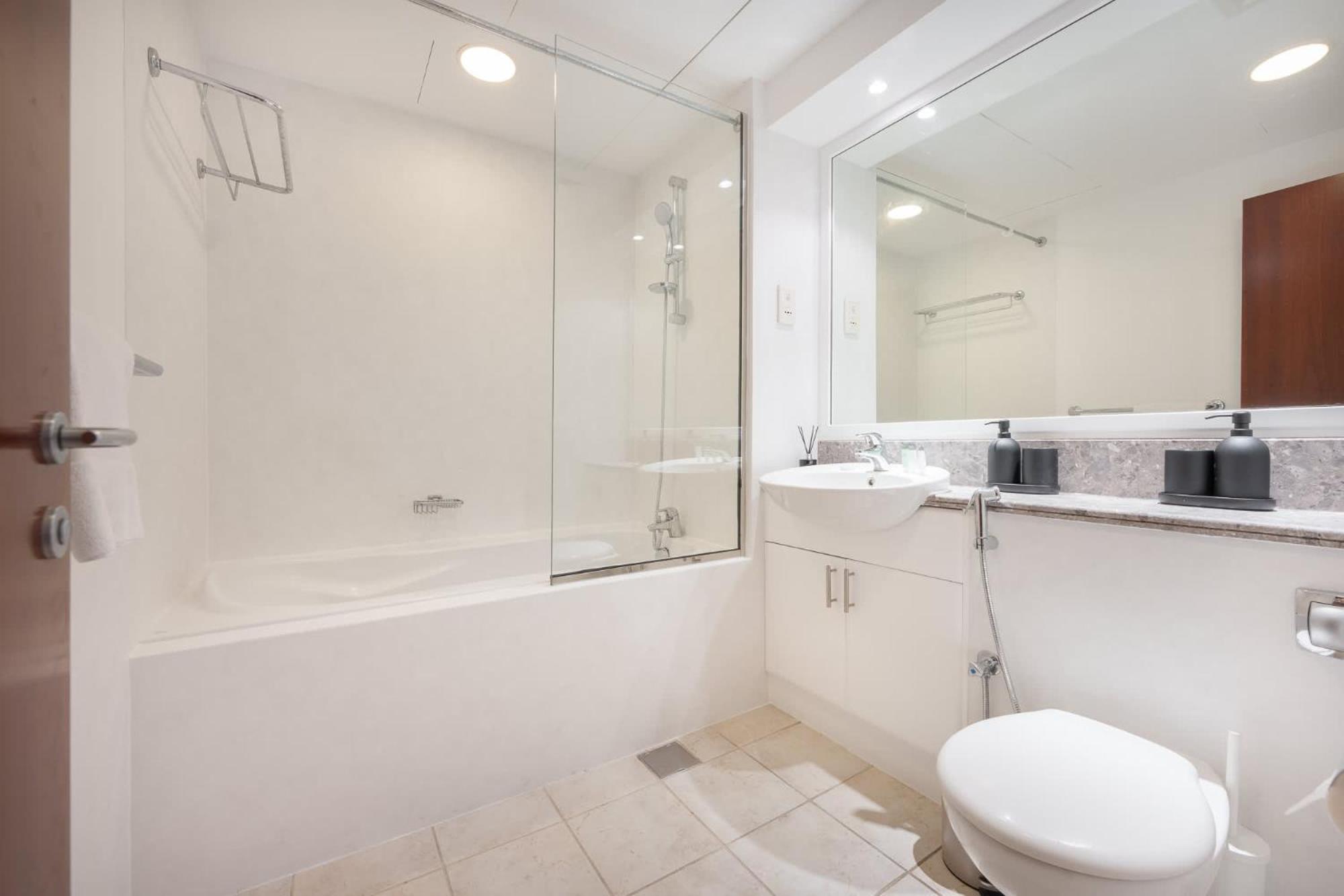 Incredible 2-bedroom Near Marina Mall At Al Murjan Tower * Dubai