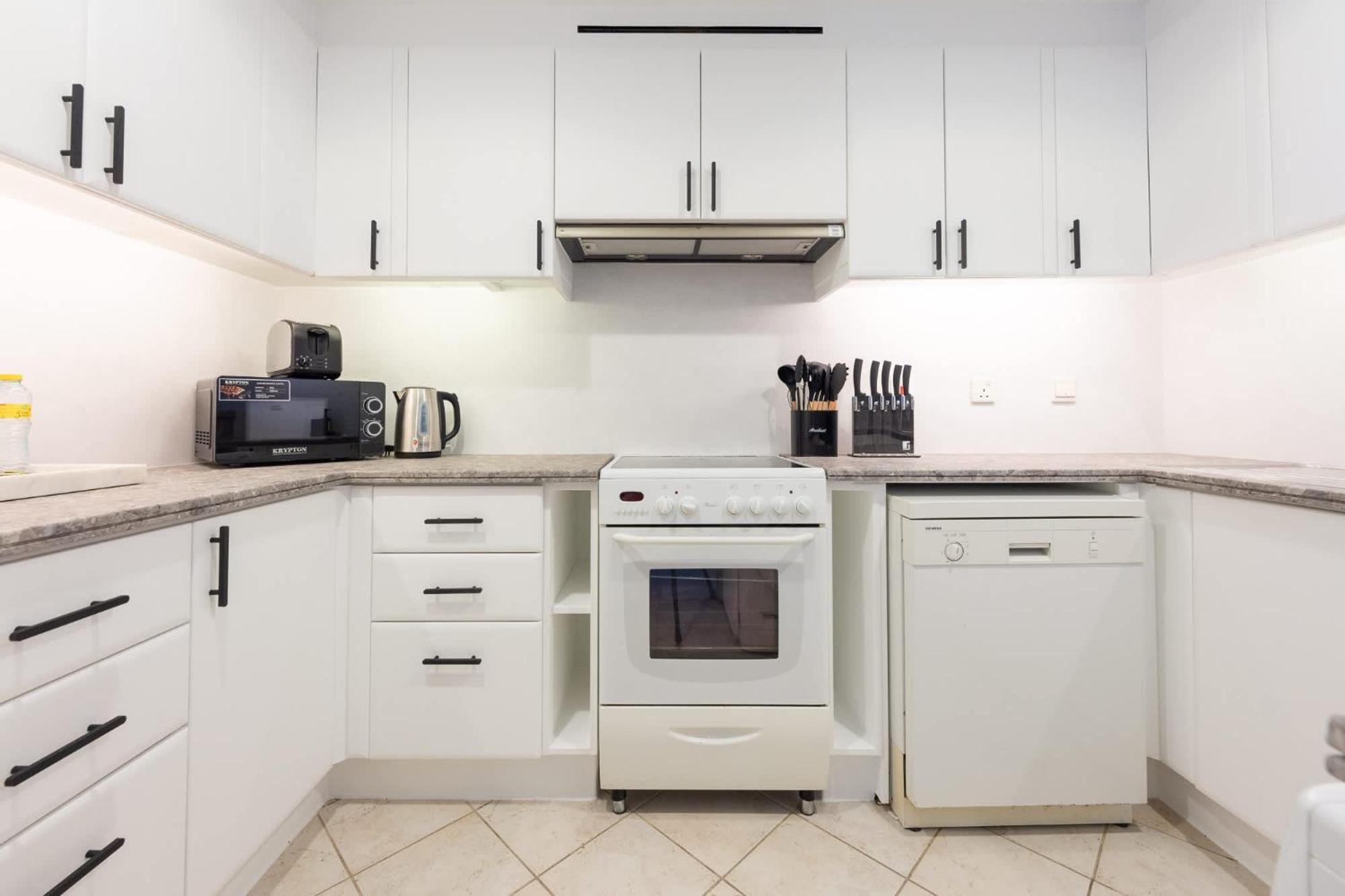 Incredible 2-bedroom Near Marina Mall At Al Murjan Tower *